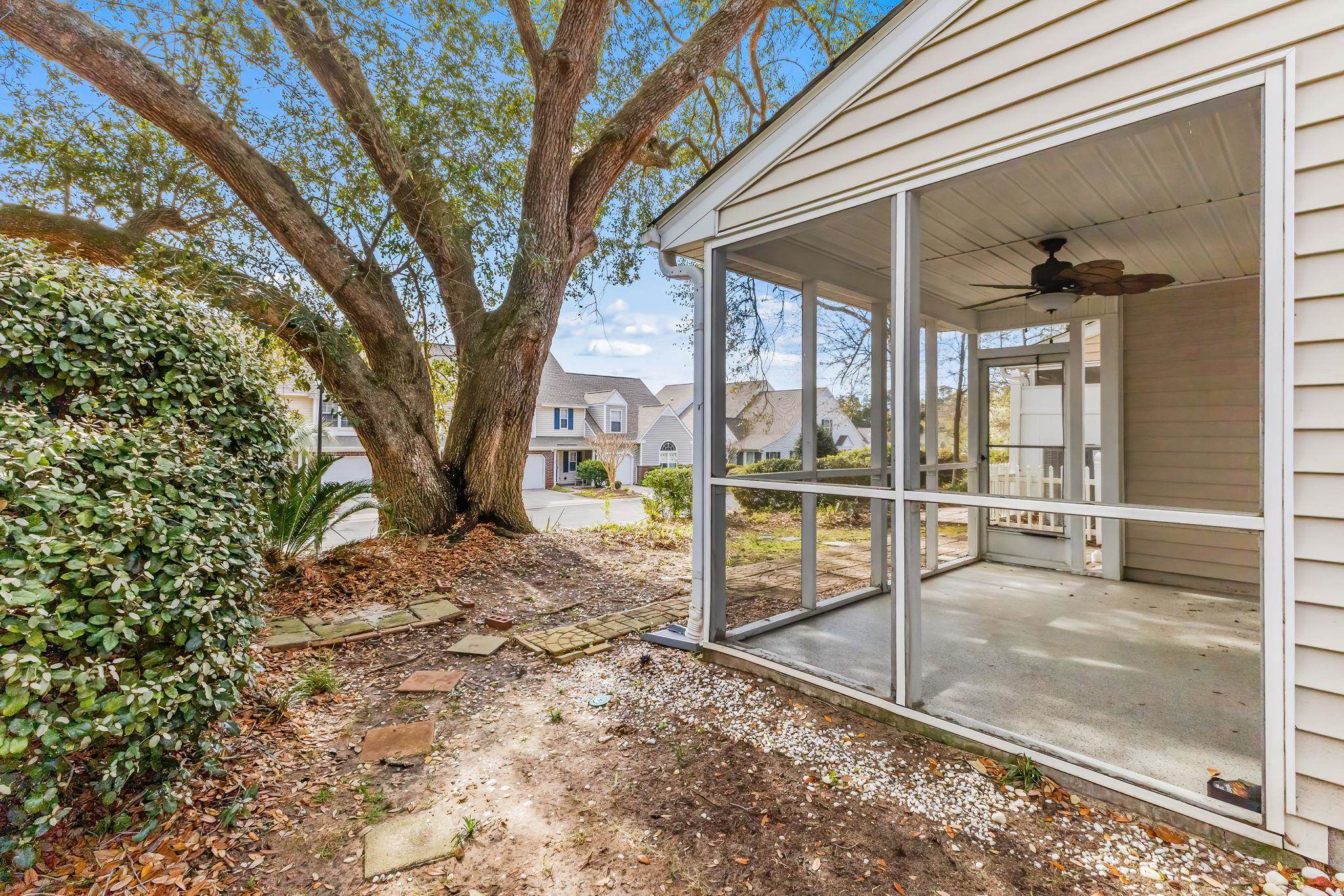 63 Pembroke Ln. Property Photo 21
