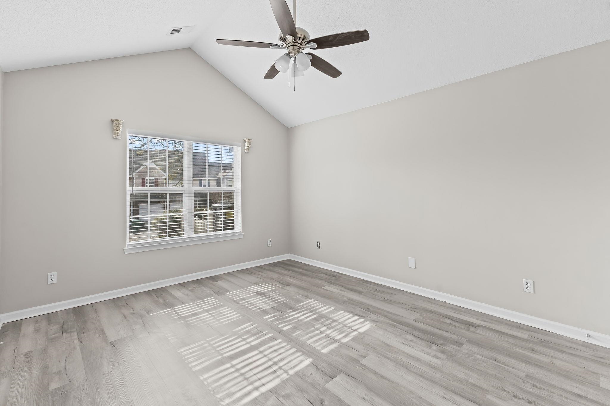 63 Pembroke Ln. Property Photo 23