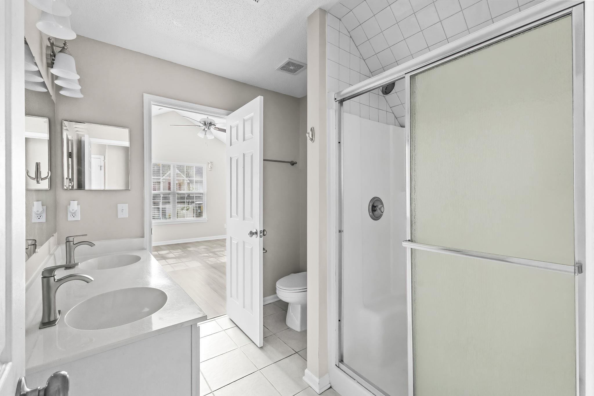 63 Pembroke Ln. Property Photo 27