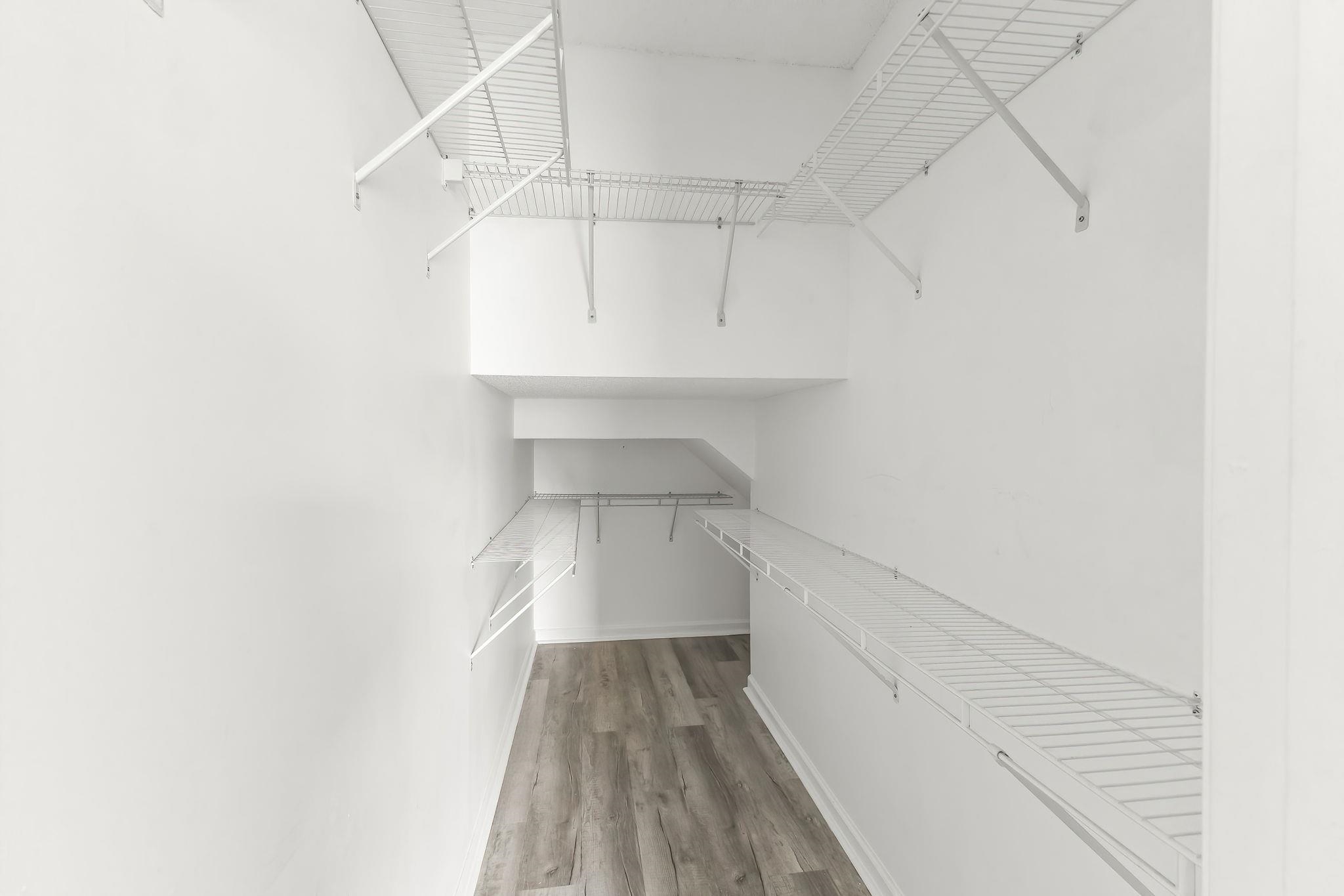 63 Pembroke Ln. Property Photo 28