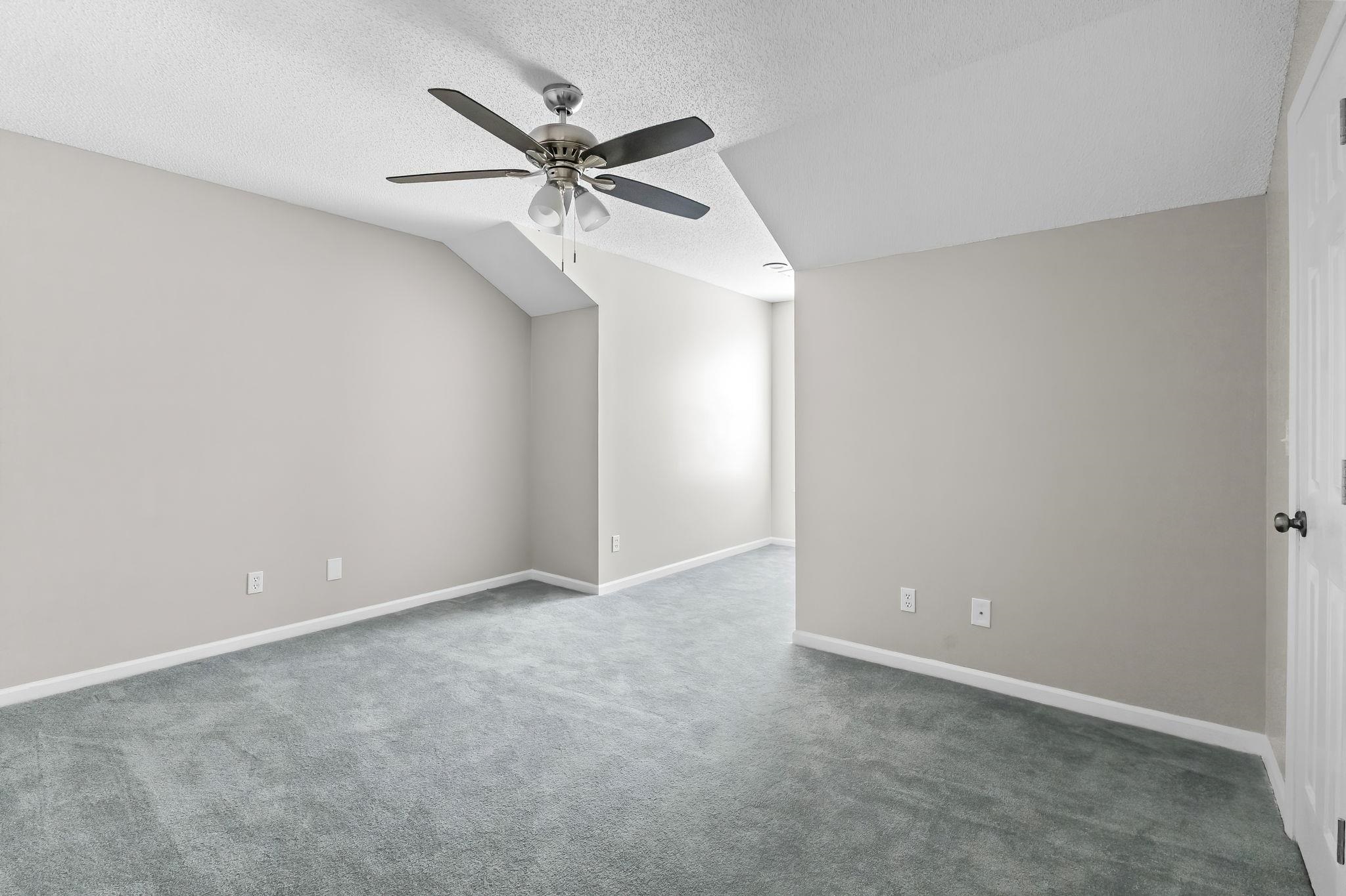 63 Pembroke Ln. Property Photo 30