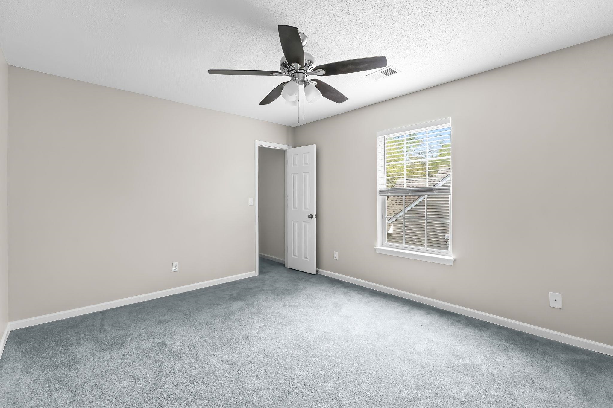 63 Pembroke Ln. Property Photo 33