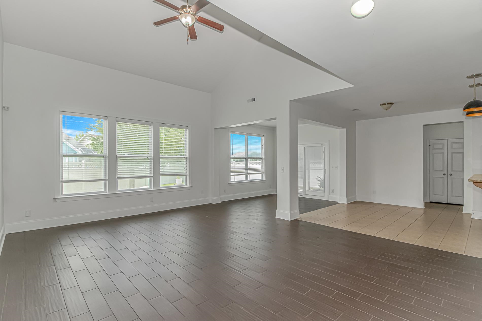 425 Tiburon Dr. Property Photo 7