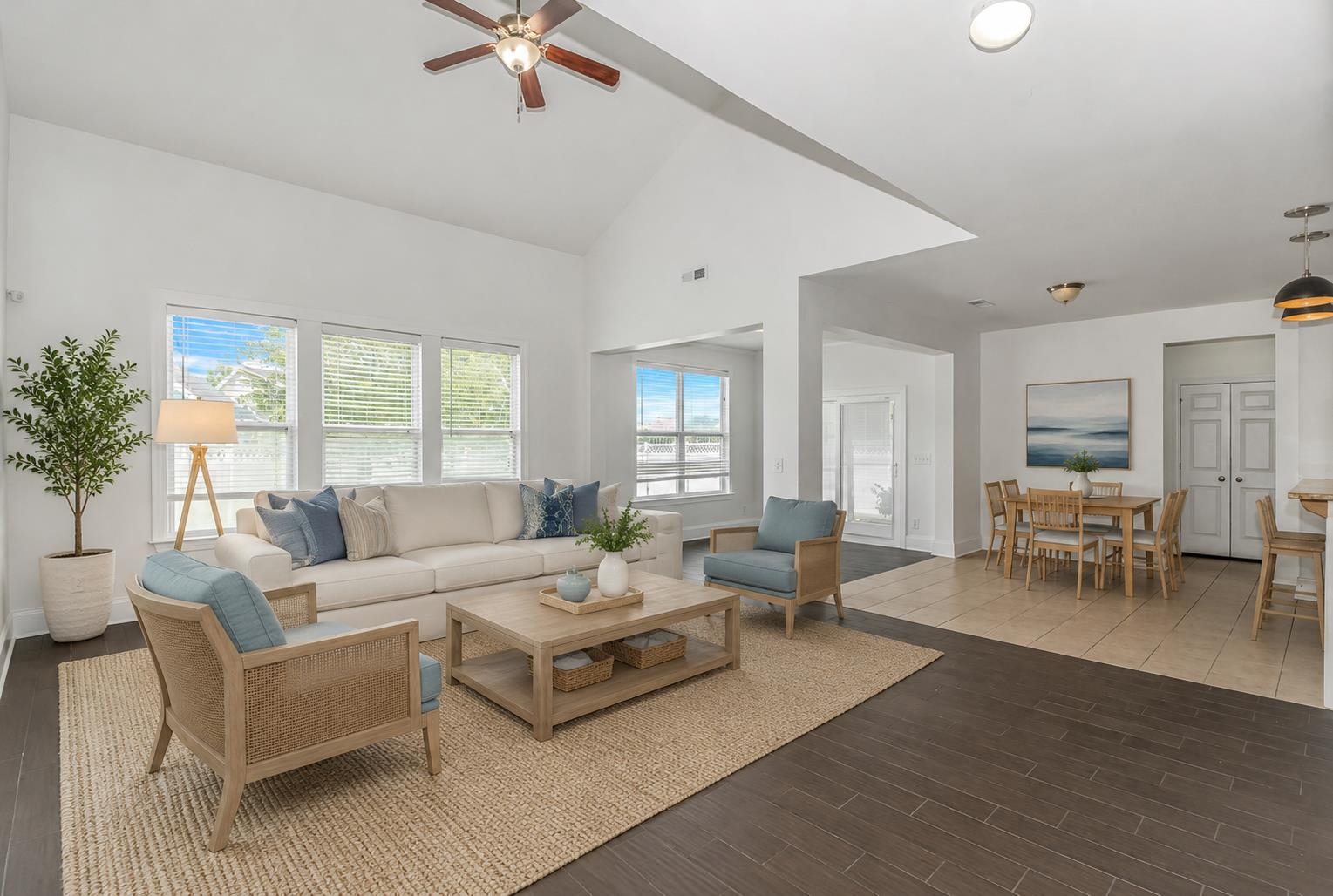 425 Tiburon Dr. Property Photo 7