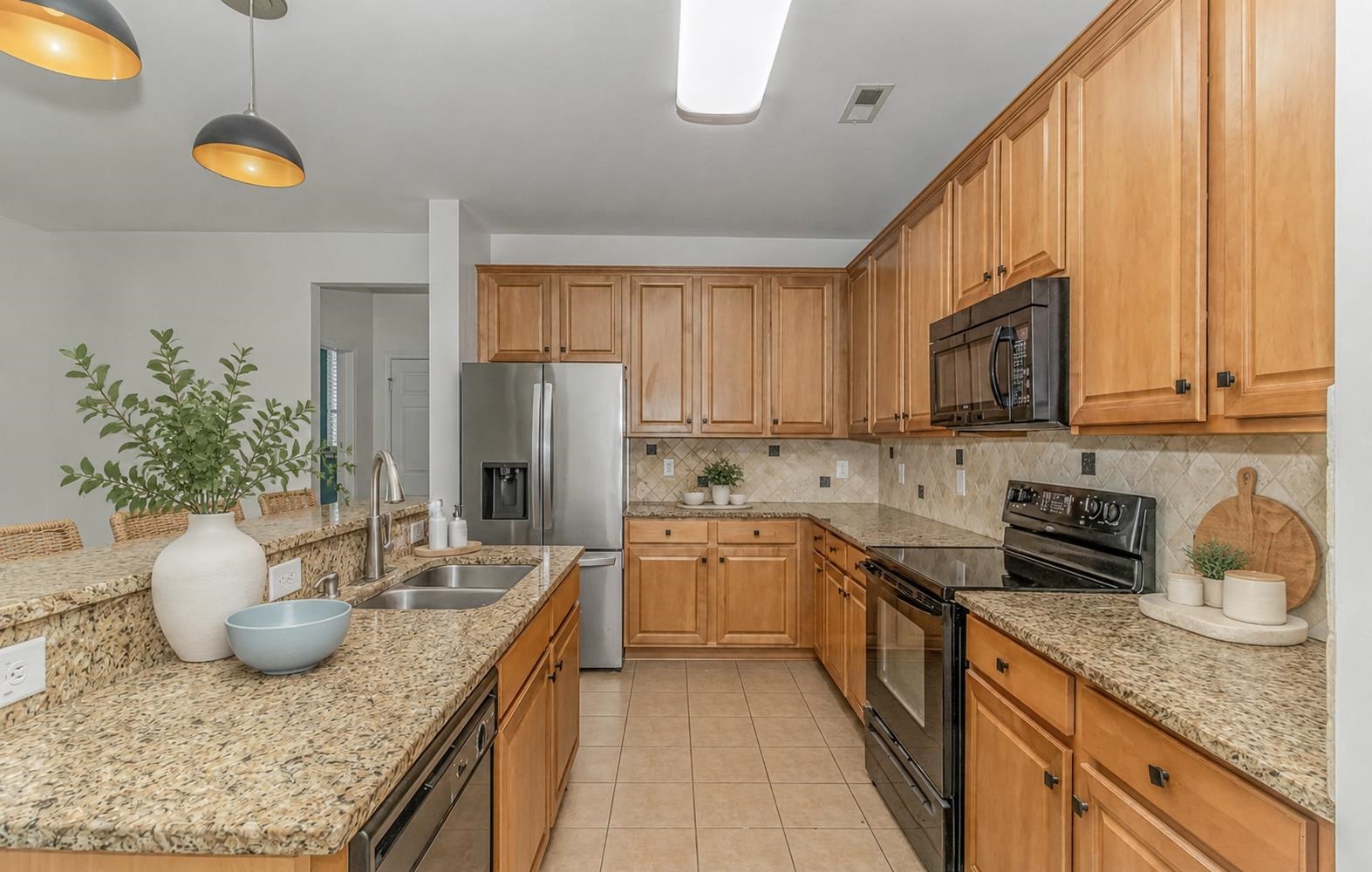 425 Tiburon Dr. Property Photo 10