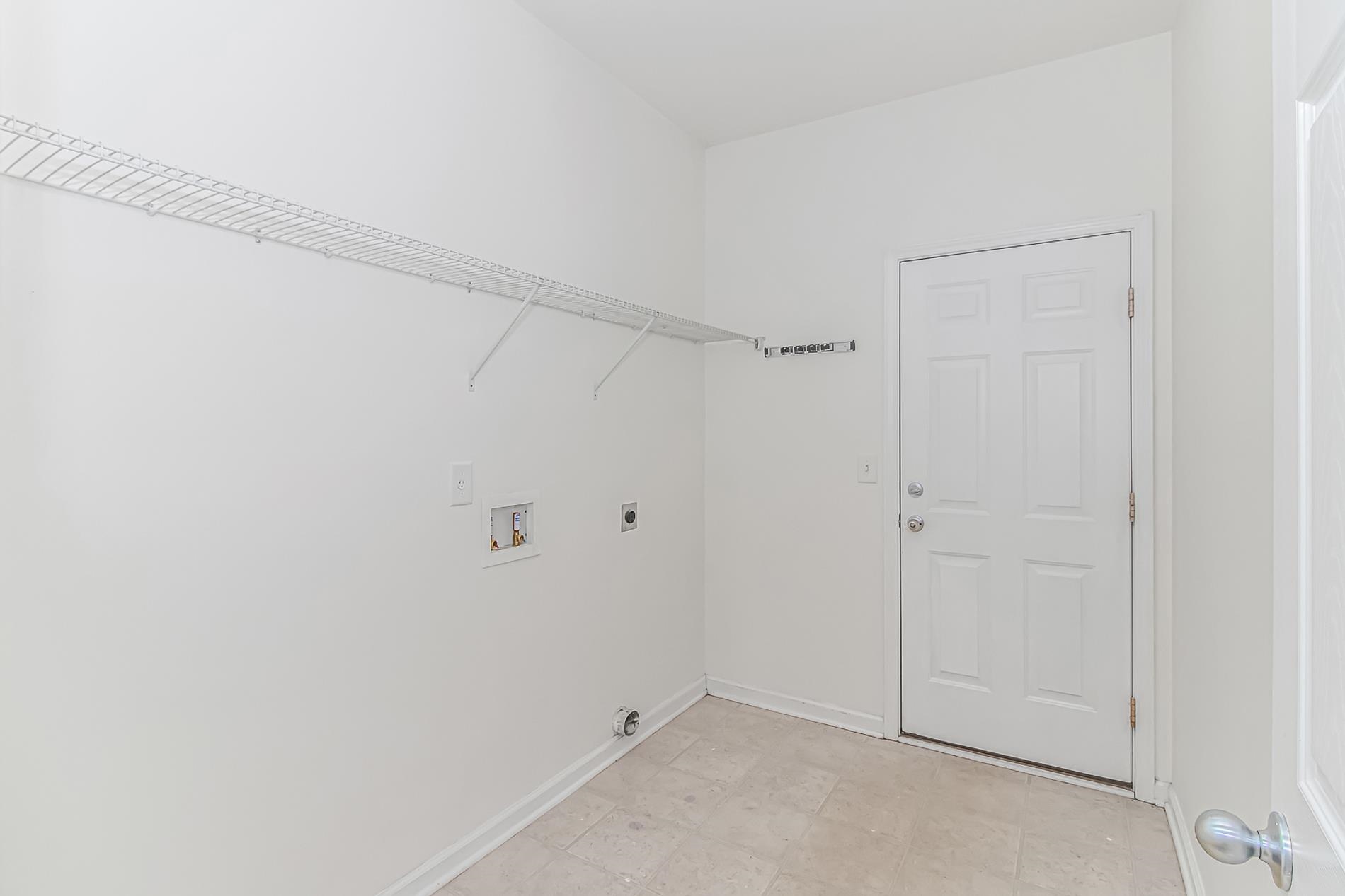 425 Tiburon Dr. Property Photo 18