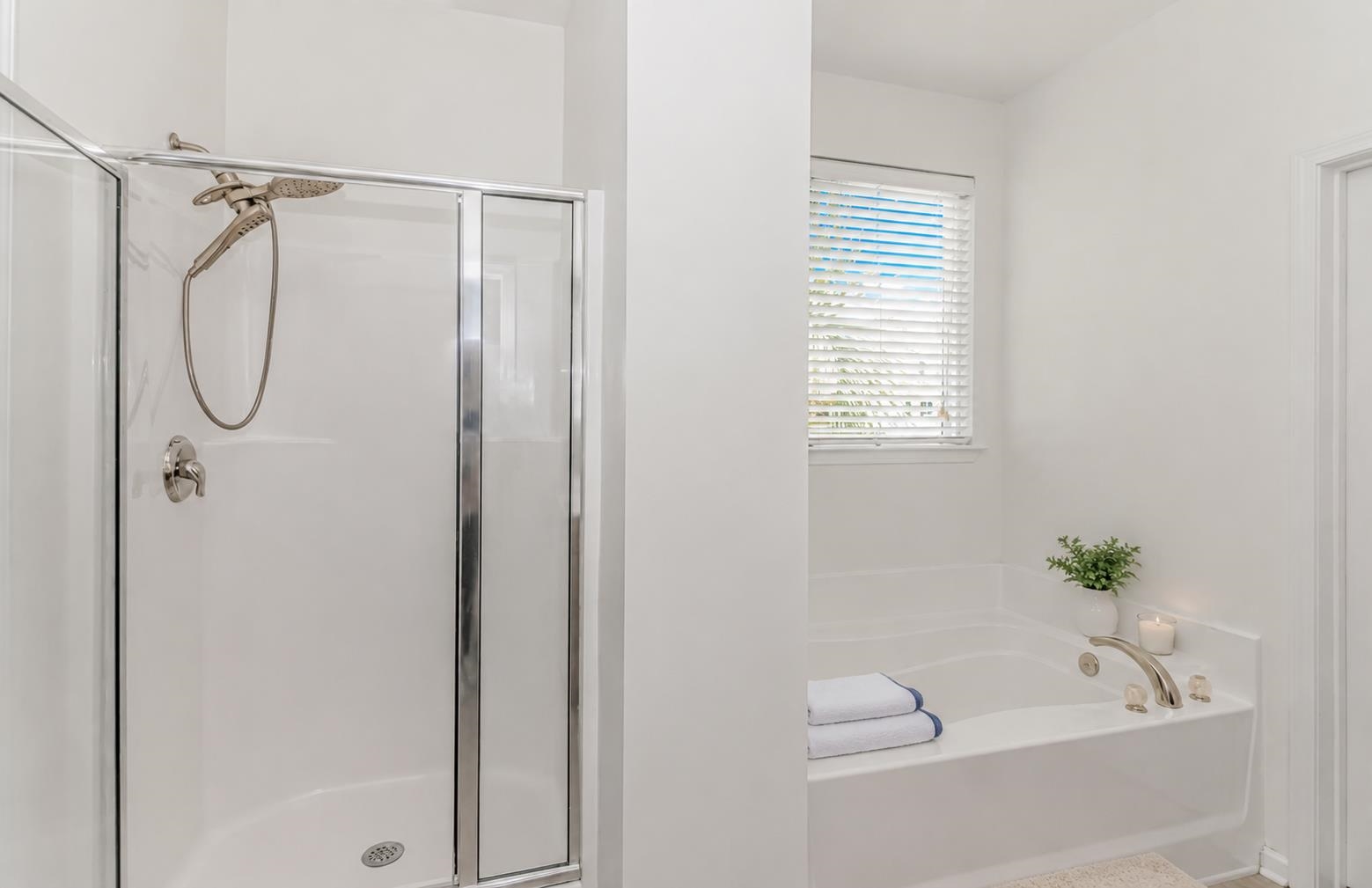 425 Tiburon Dr. Property Photo 18