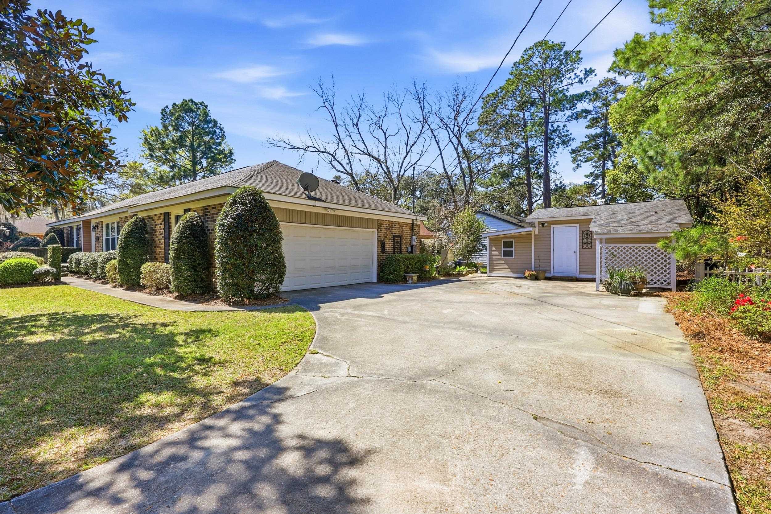 418 Sasanqua Dr. Property Photo 2