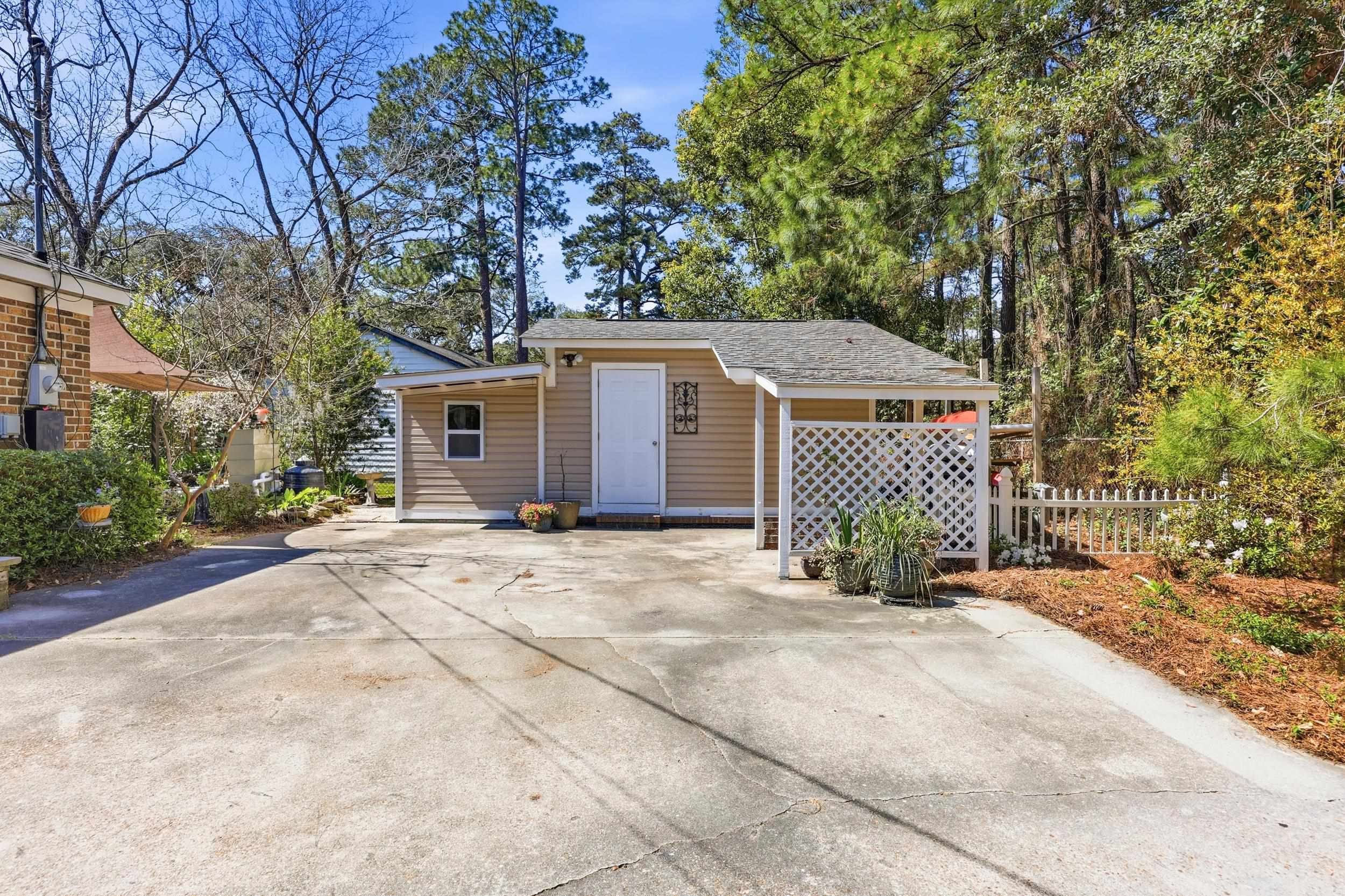 418 Sasanqua Dr. Property Photo 28