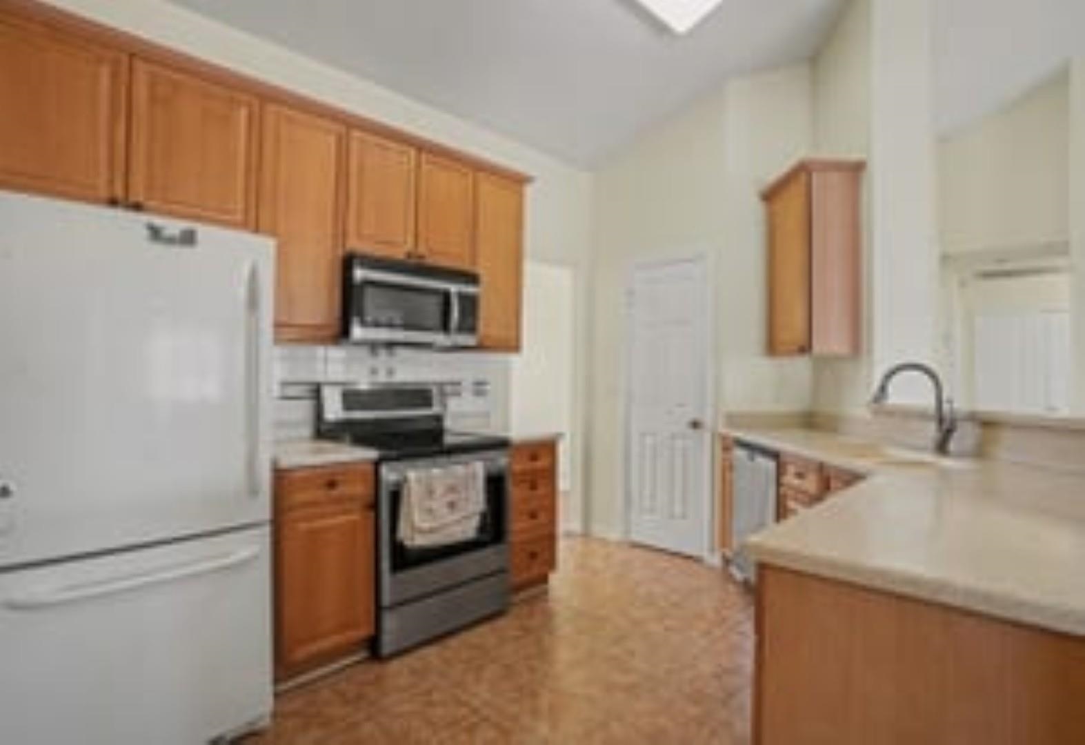 2620 Holmes Ct. S Property Photo 7
