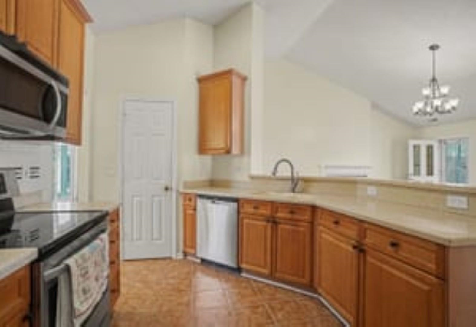 2620 Holmes Ct. S Property Photo 8