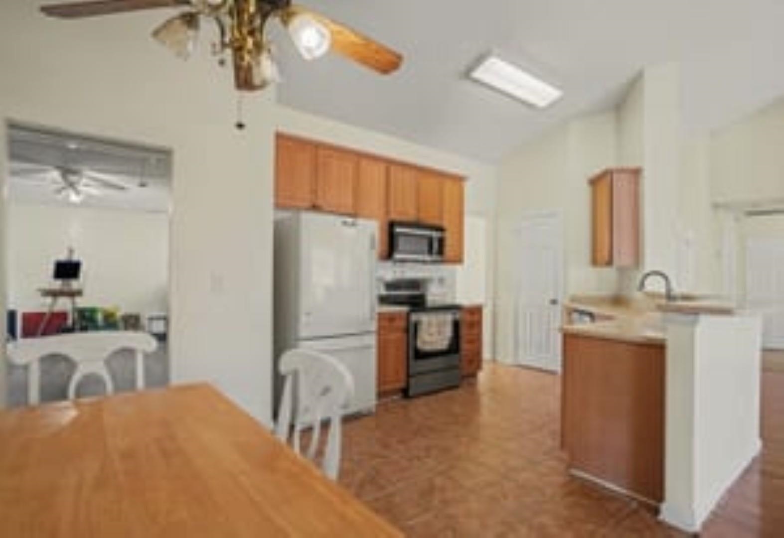 2620 Holmes Ct. S Property Photo 9