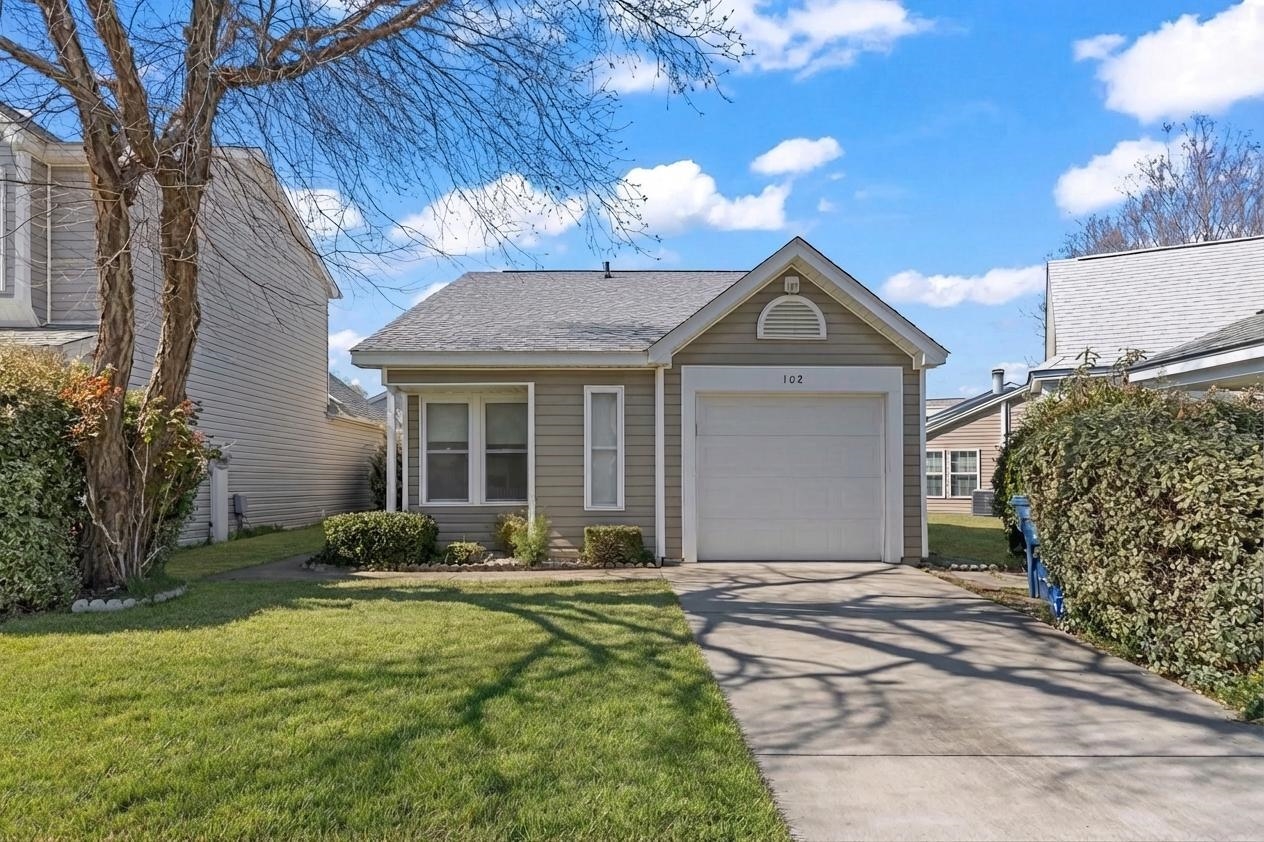 102 Whitehaven Ct. Property Photo 1