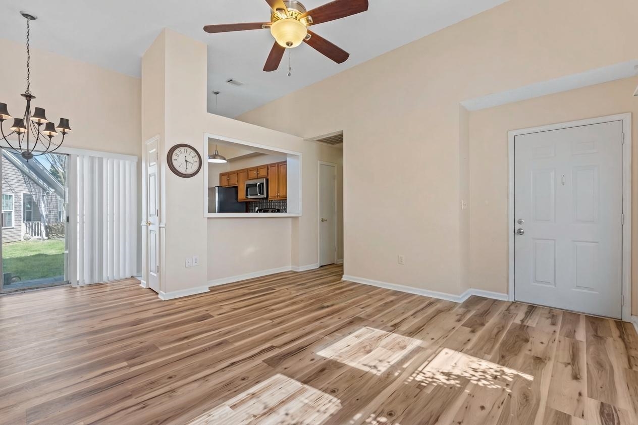 102 Whitehaven Ct. Property Photo 6