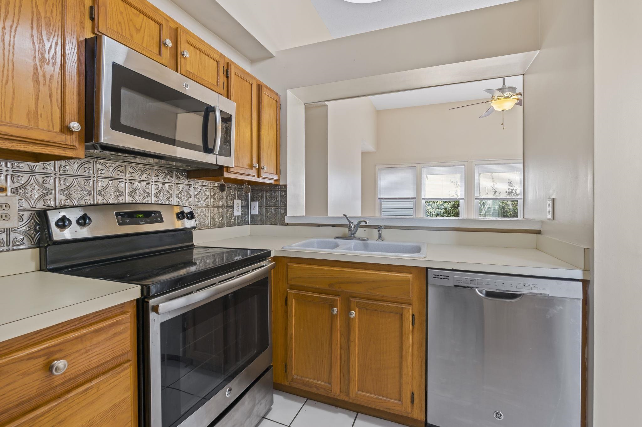 102 Whitehaven Ct. Property Photo 11