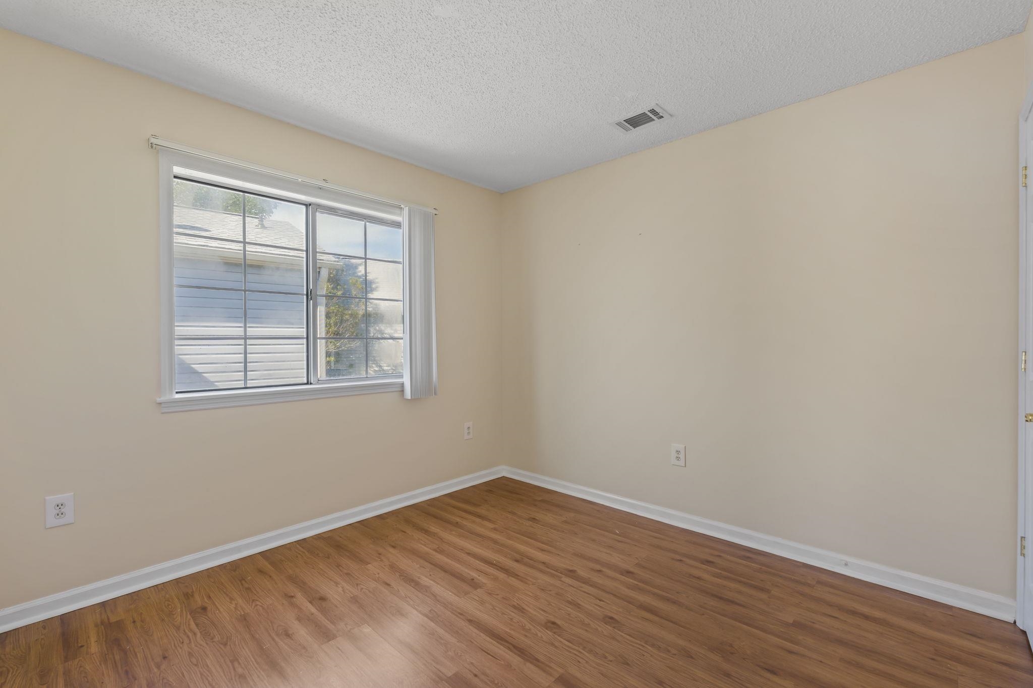 102 Whitehaven Ct. Property Photo 21