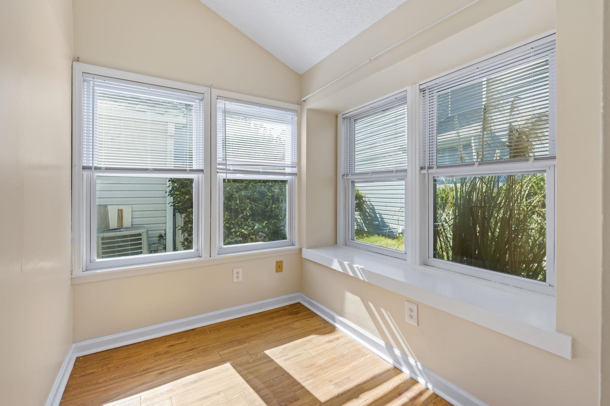 102 Whitehaven Ct. Property Photo 25
