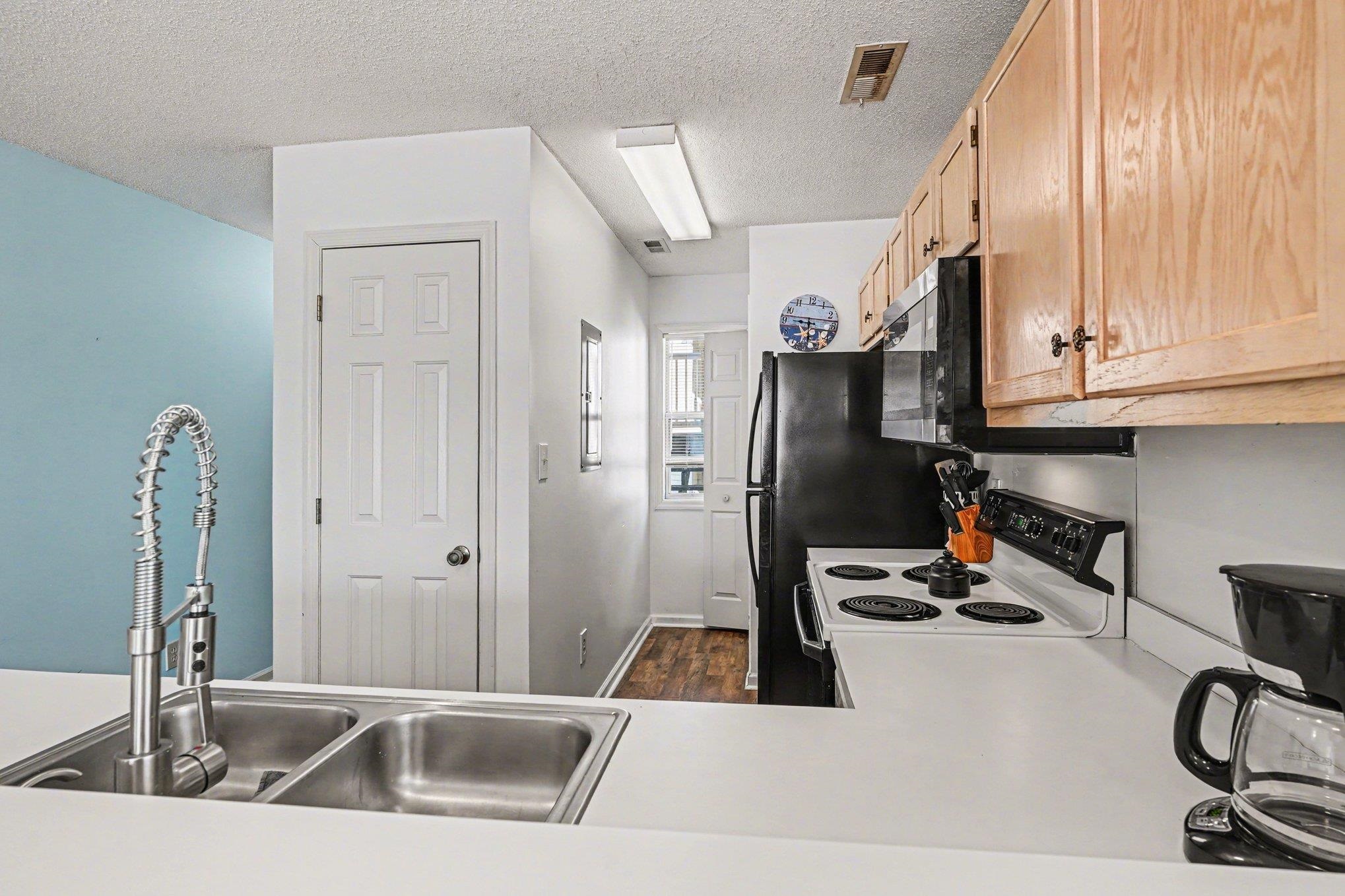 213 Landing Rd. Property Photo 10
