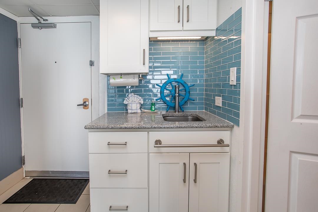 201 74th Ave. N Property Photo 8