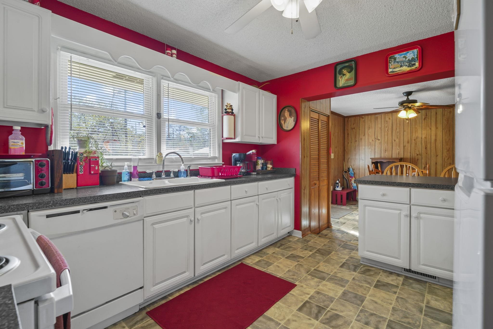 2501 Withers St. Property Photo 6