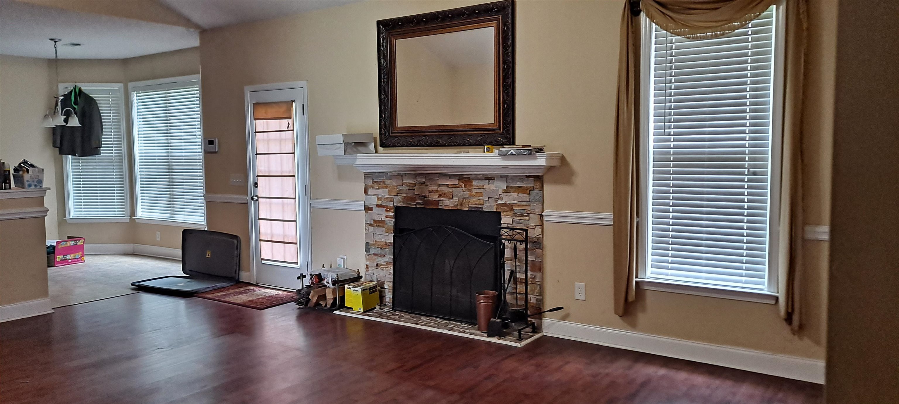 78 Joys Pl. Property Photo 4