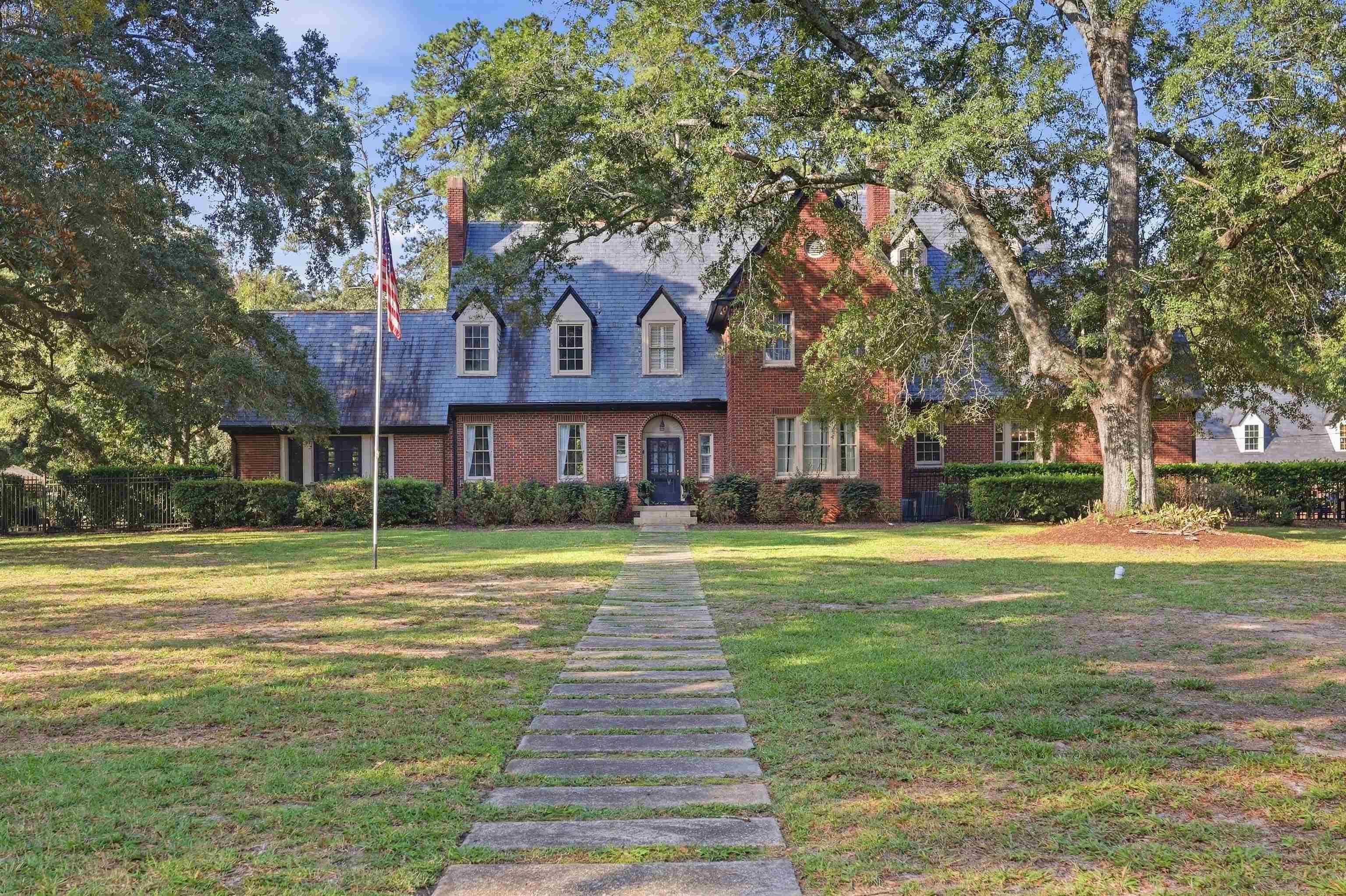 1503 Elm St. Property Photo 2