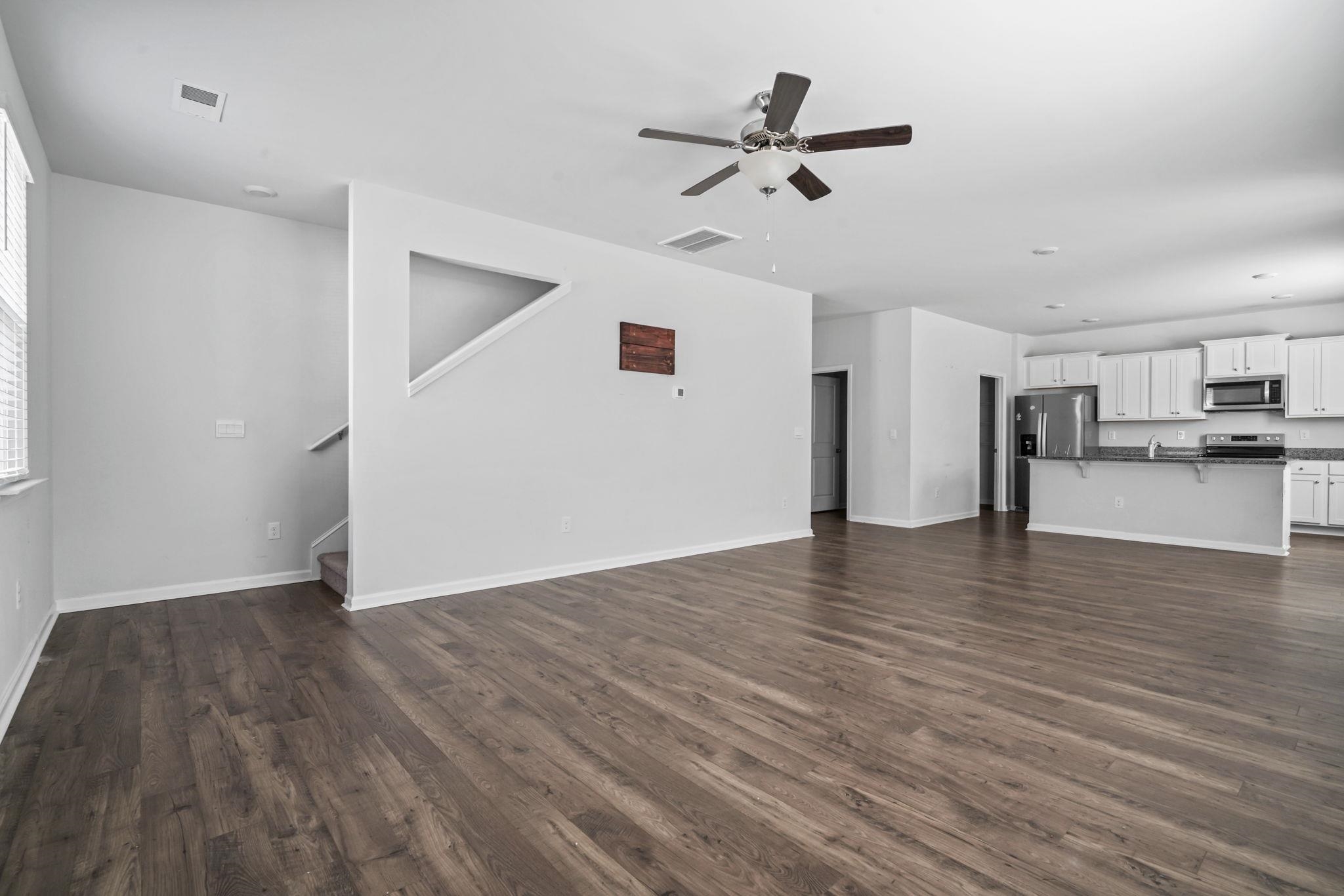 543 Meadowgrass Ct. Property Photo 2