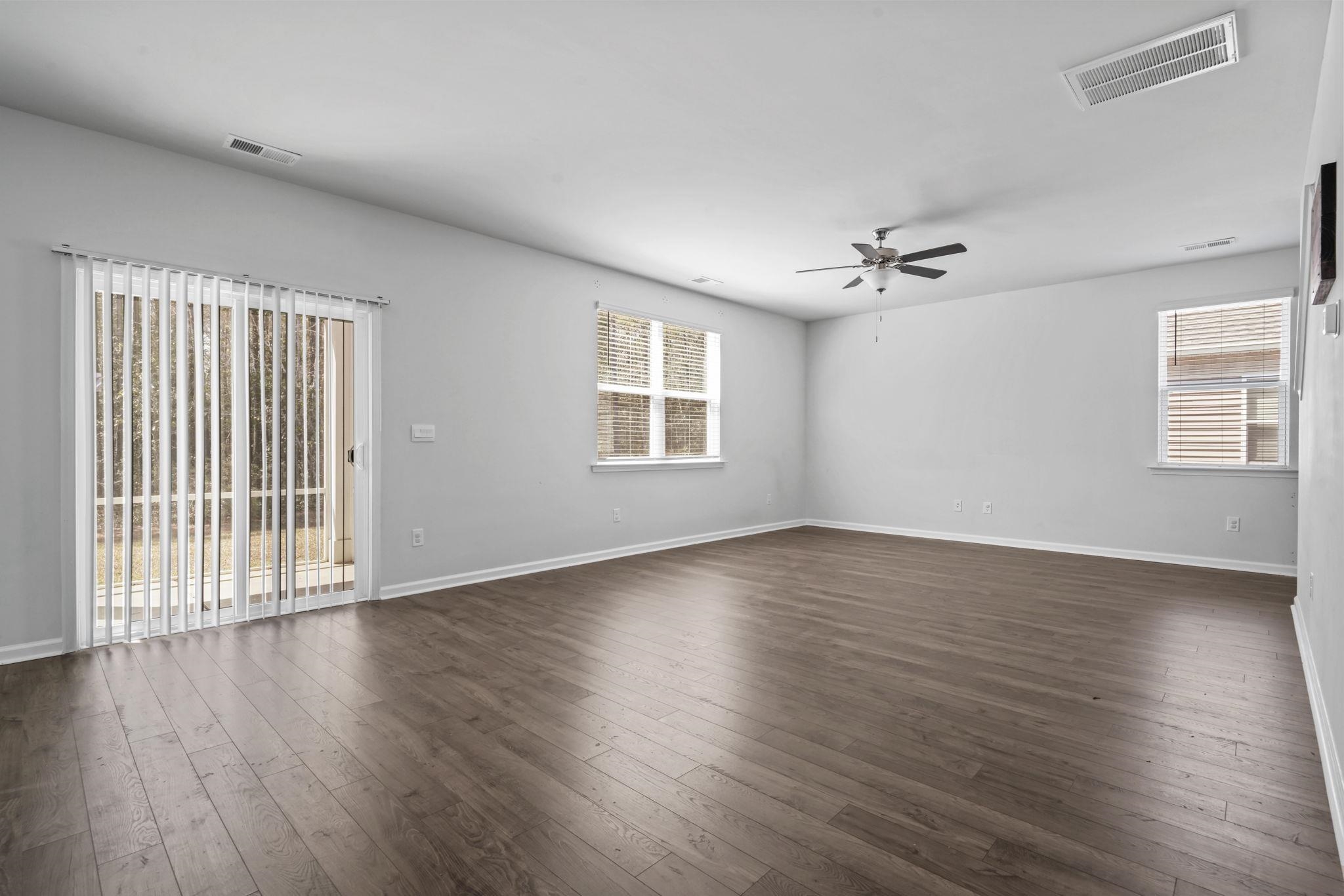 543 Meadowgrass Ct. Property Photo 4