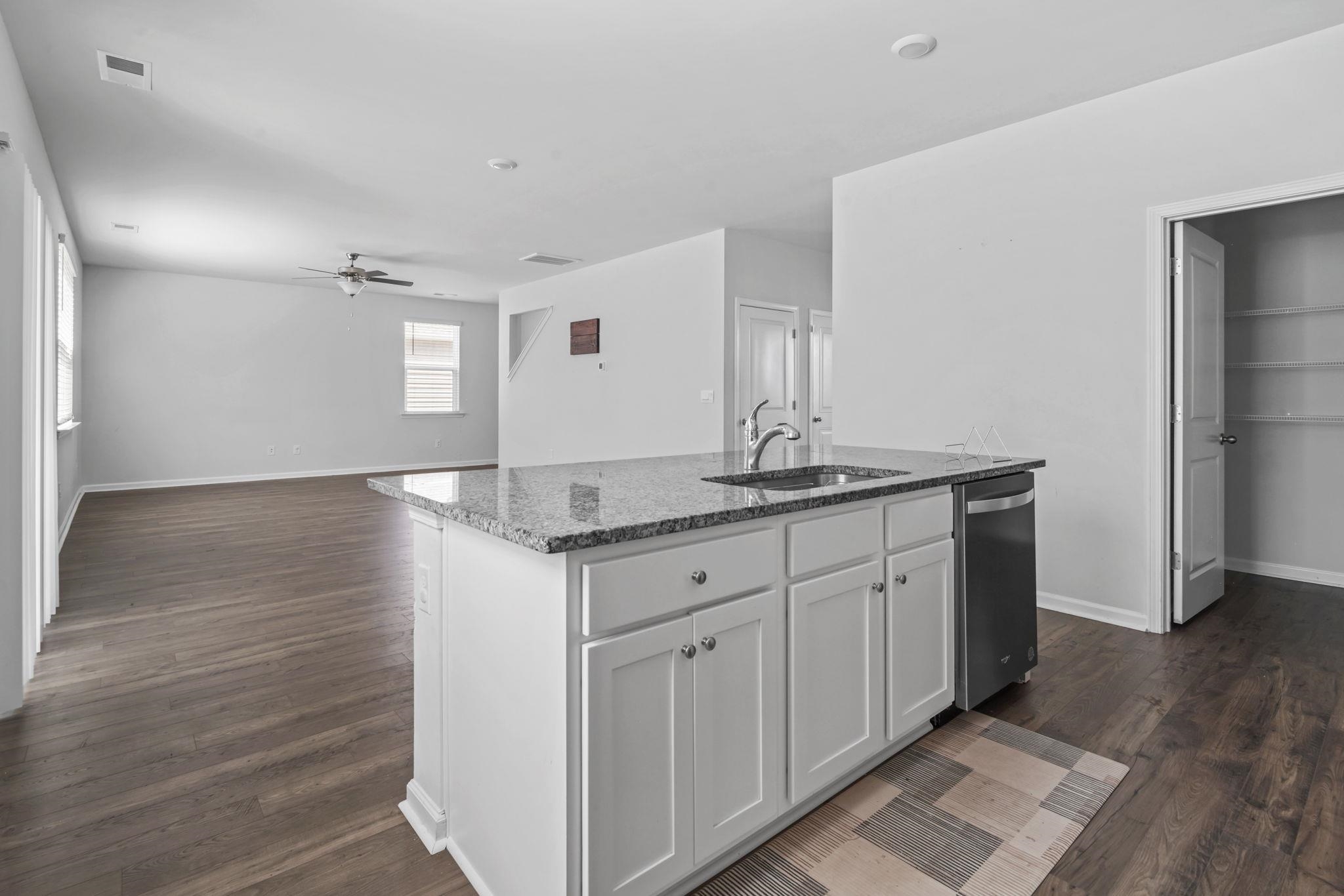 543 Meadowgrass Ct. Property Photo 9