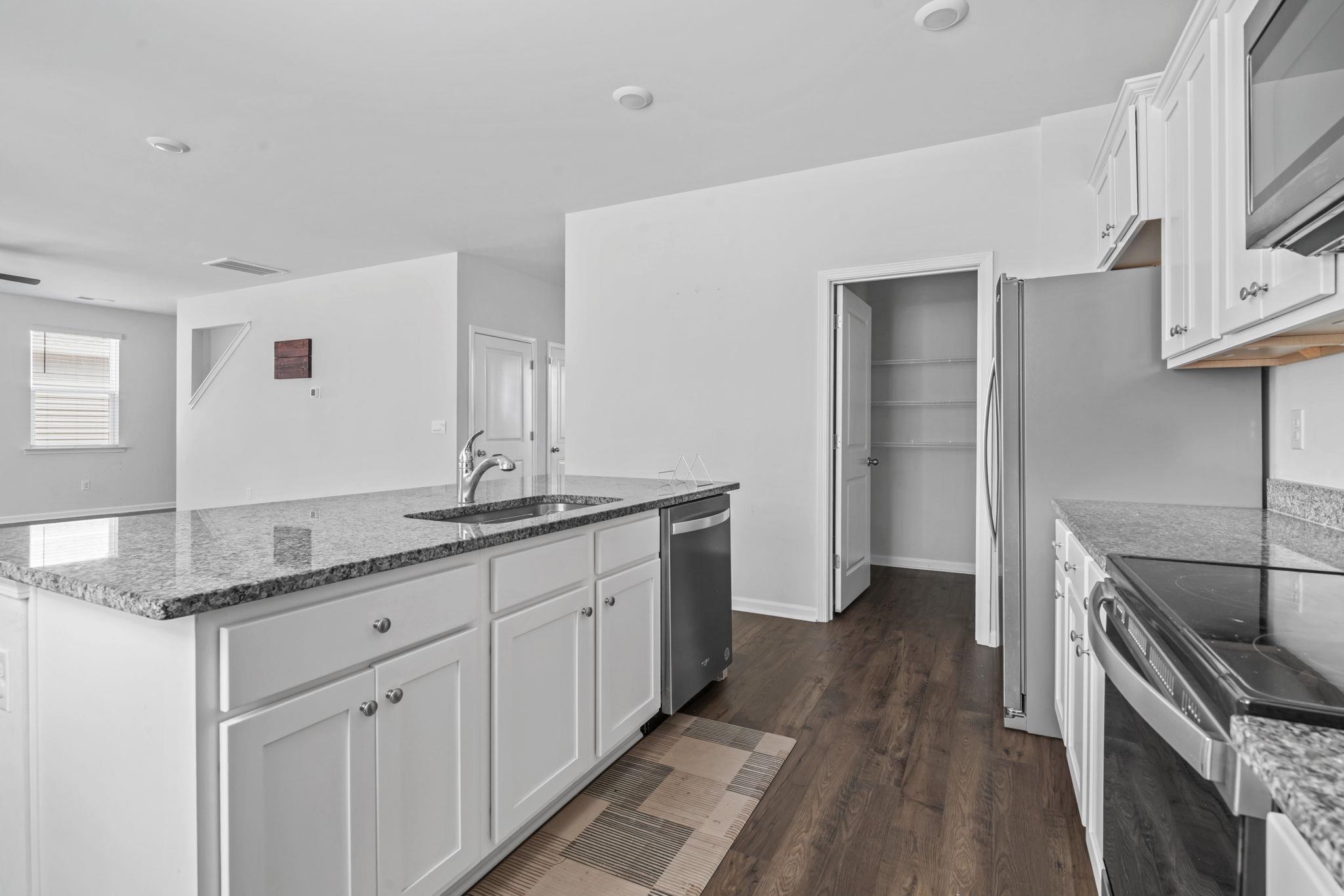 543 Meadowgrass Ct. Property Photo 10