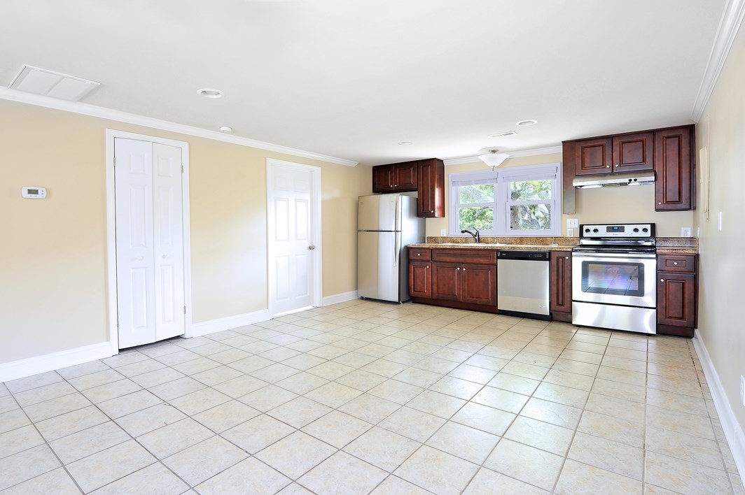 4206 S Seaview Dr. Property Photo 2