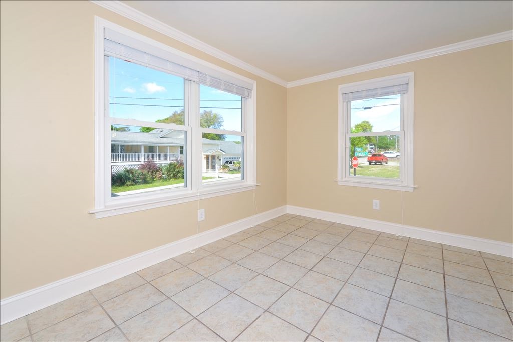 4206 S Seaview Dr. Property Photo 4