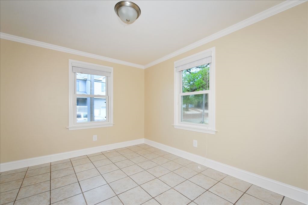 4206 S Seaview Dr. Property Photo 5