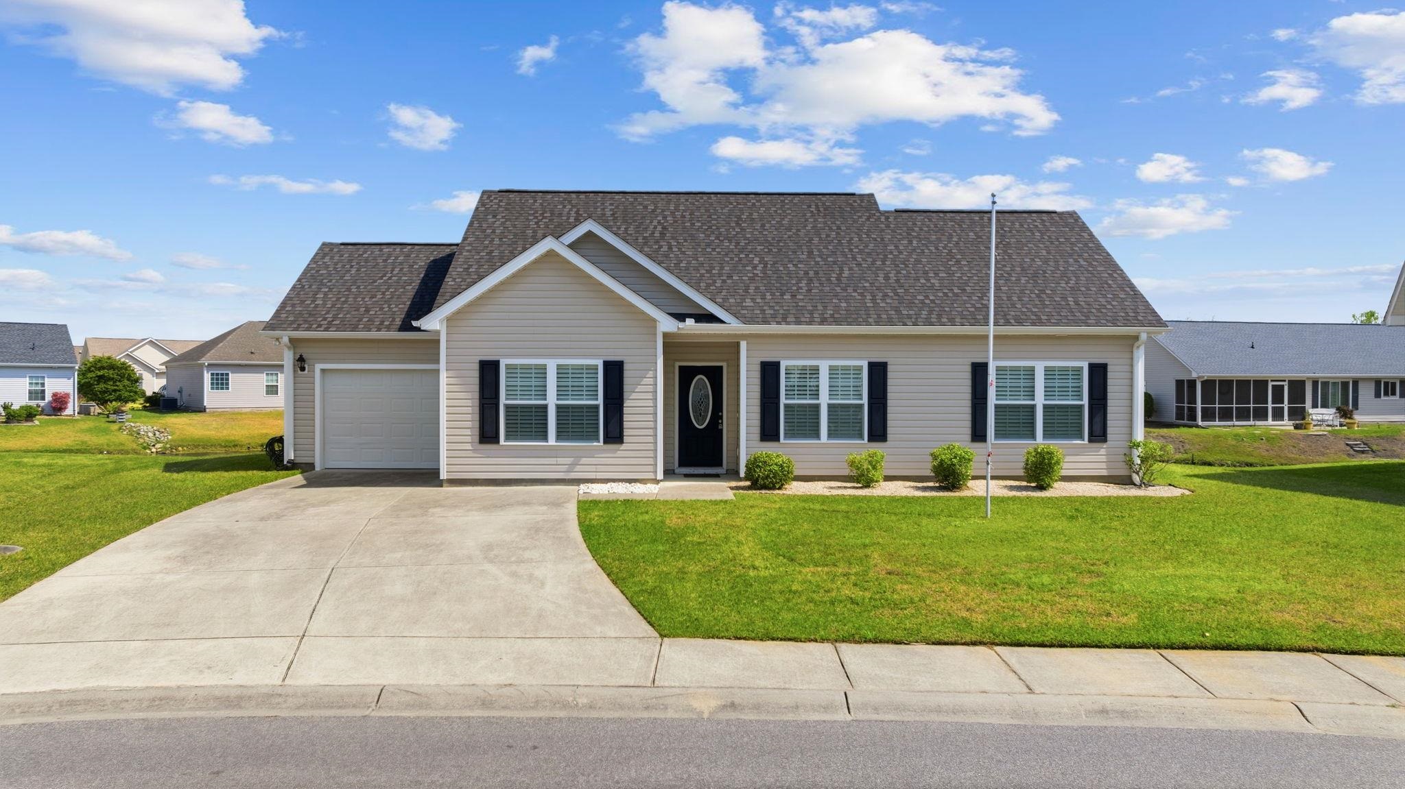 309 Oak Crest Circle Property Photo 1