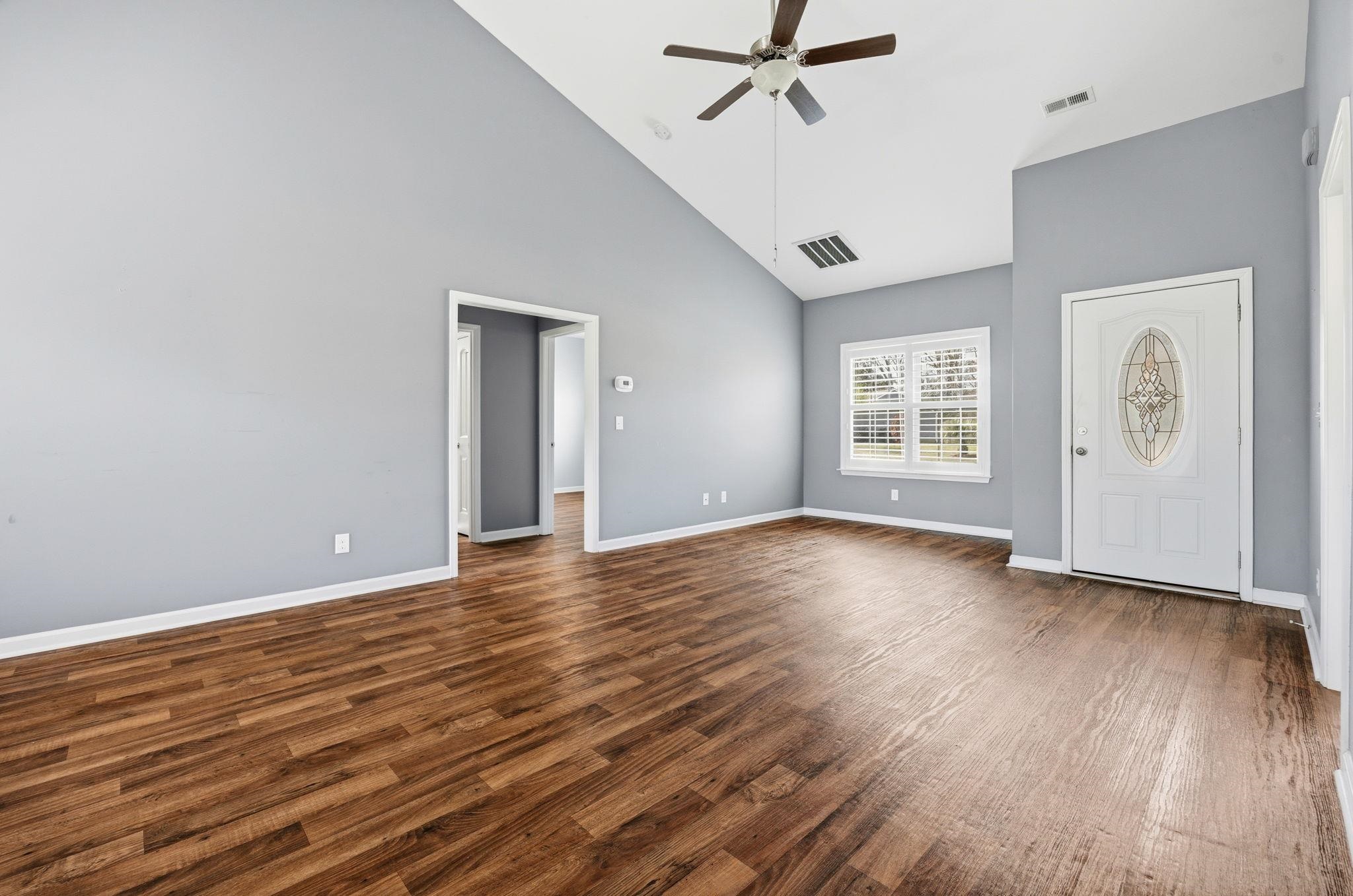 309 Oak Crest Circle Property Photo 8