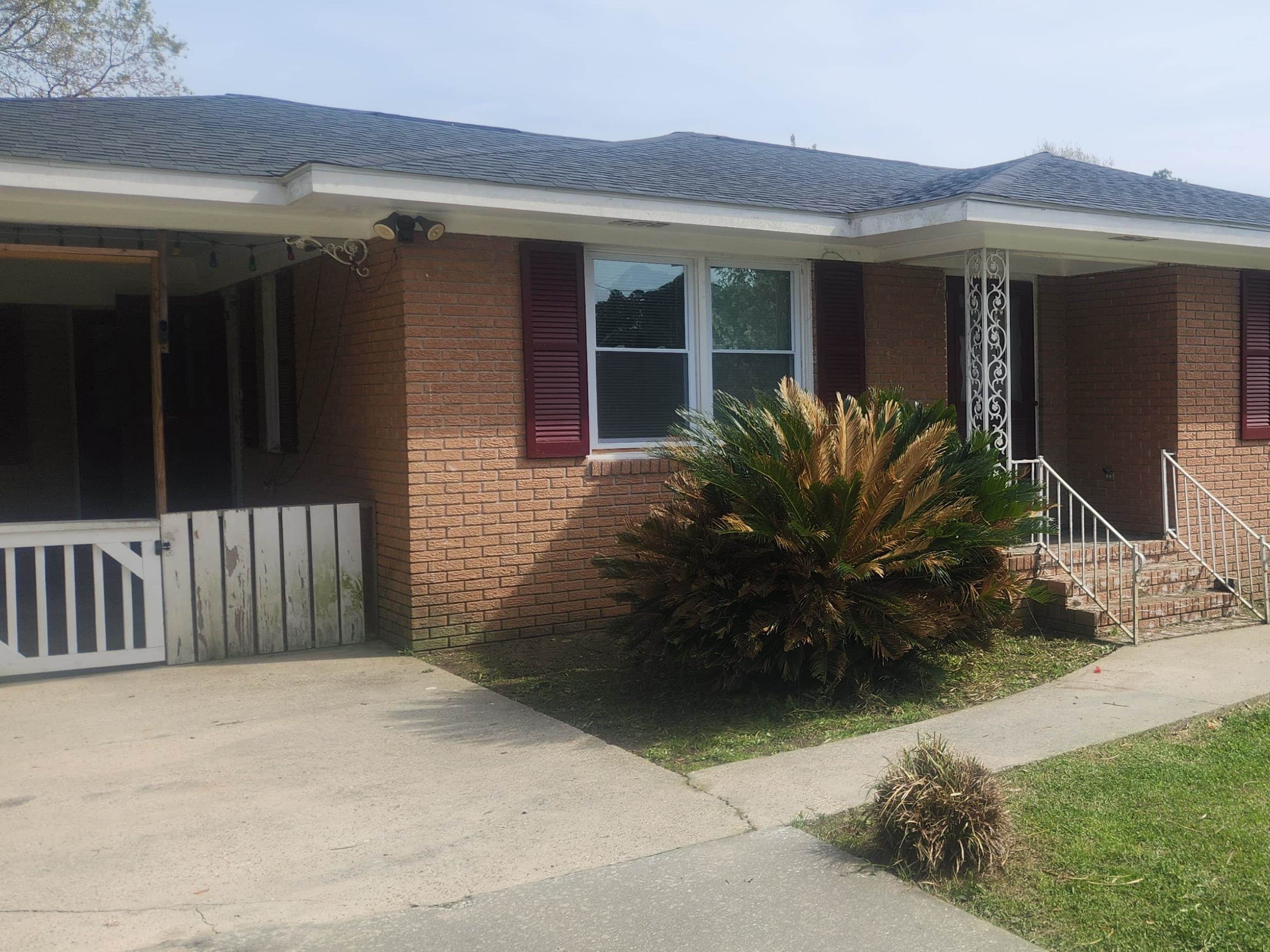 102 N Hazel Ave. Property Photo 1