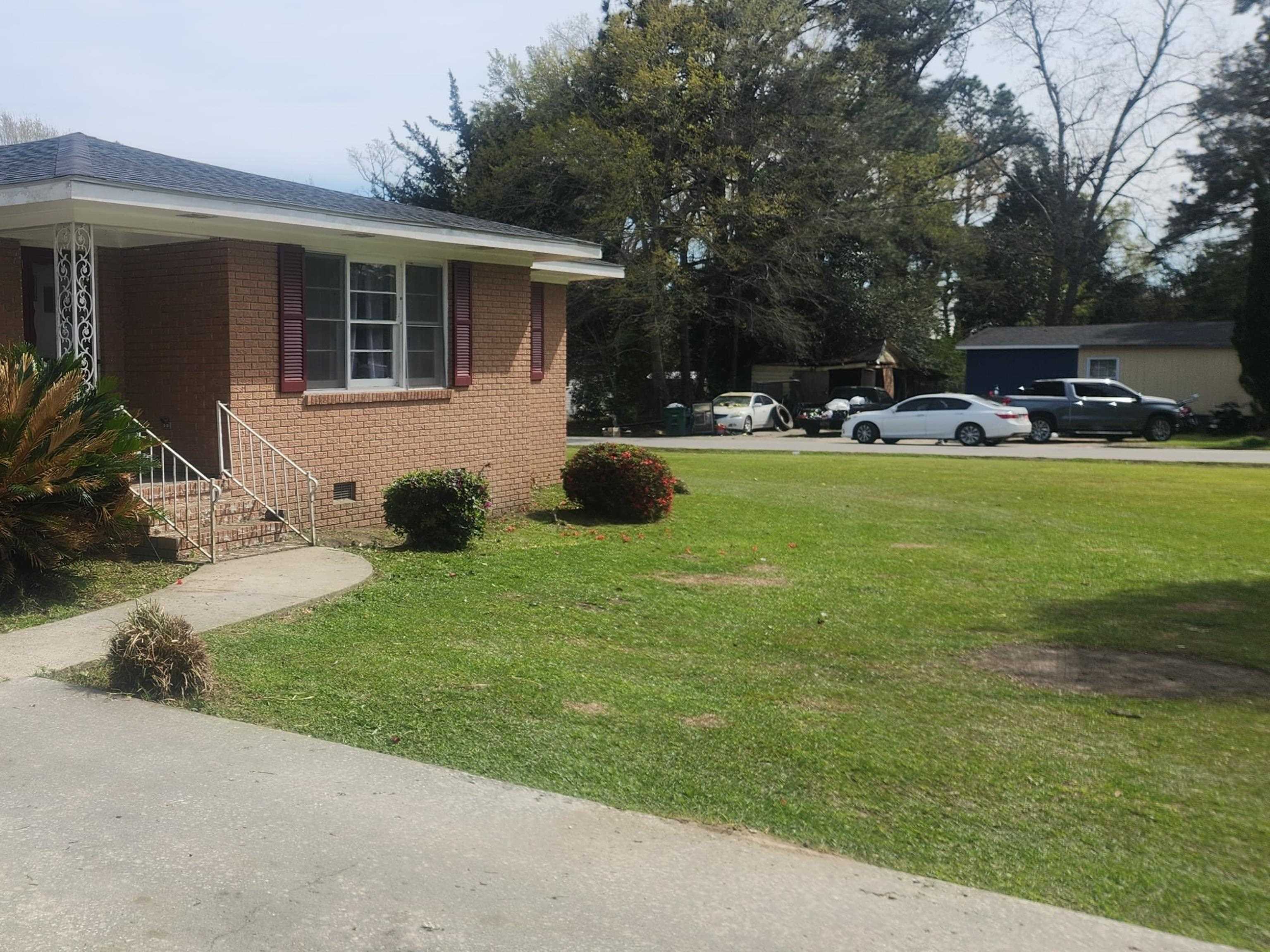 102 N Hazel Ave. Property Photo 6