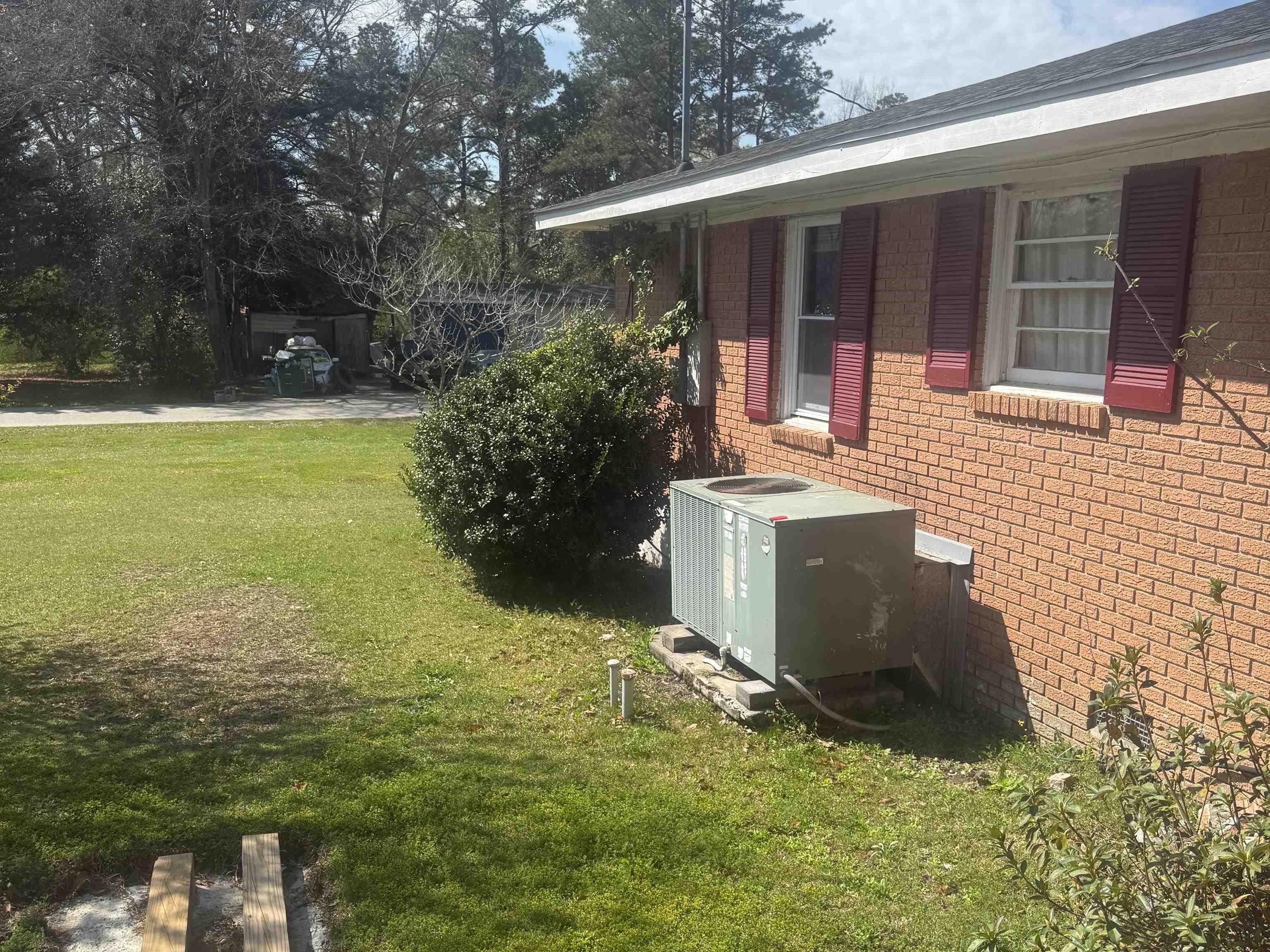 102 N Hazel Ave. Property Photo 13