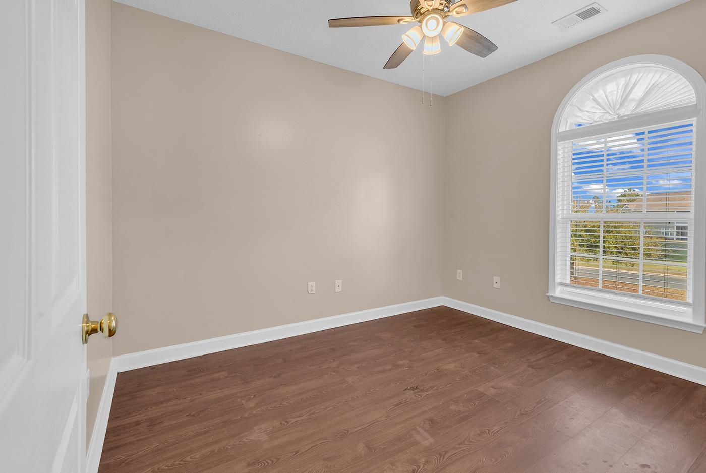 101 Ashley Park Dr. Property Photo 3