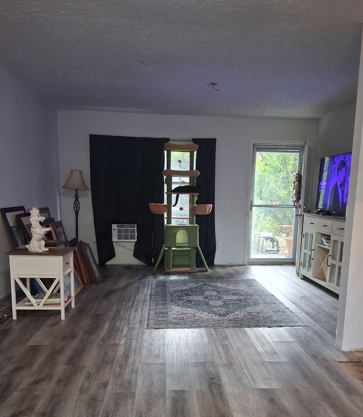 8110 Bay Ln. Property Photo 5