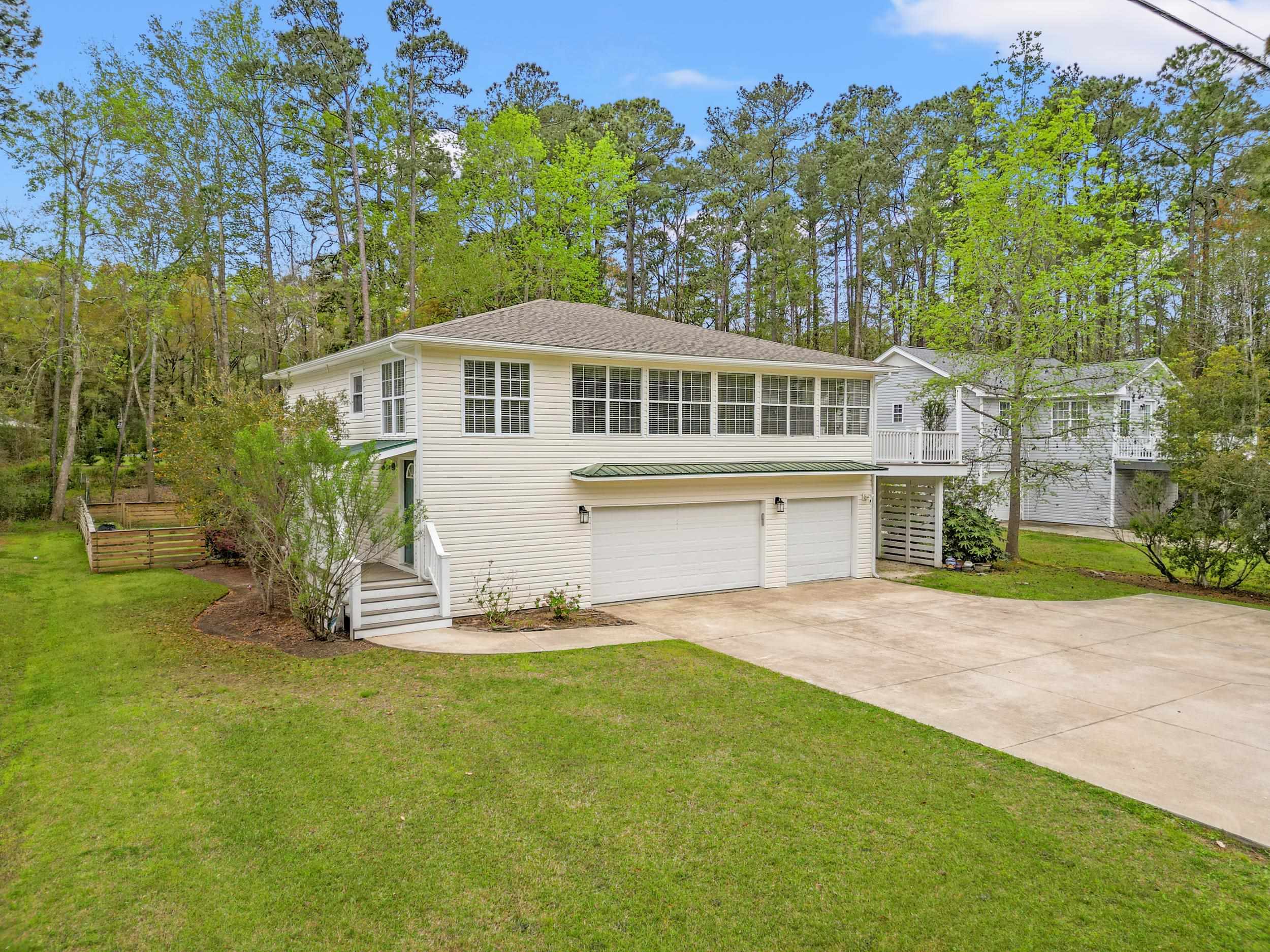 1015 Hagley Dr. Property Photo 2