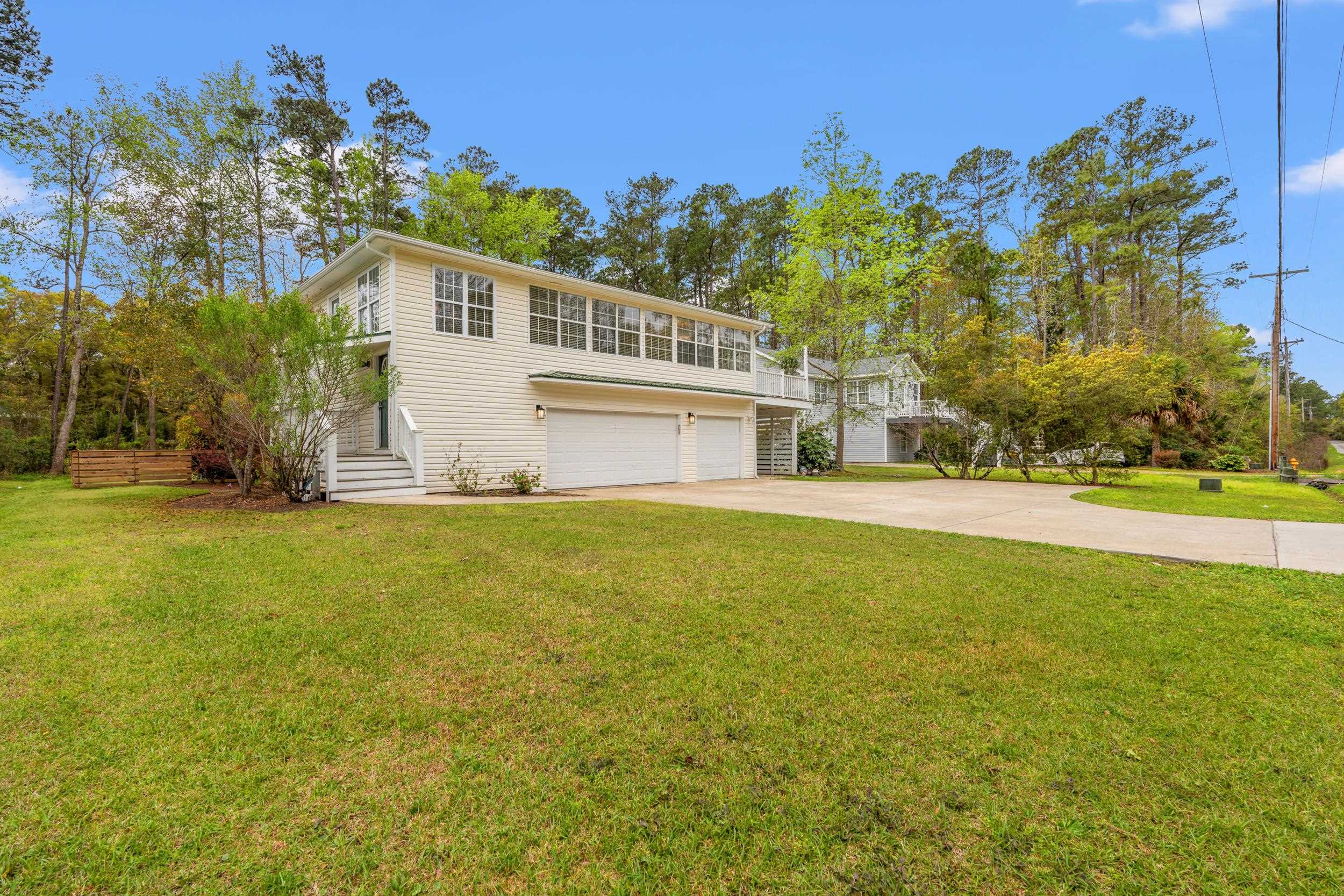 1015 Hagley Dr. Property Photo 4