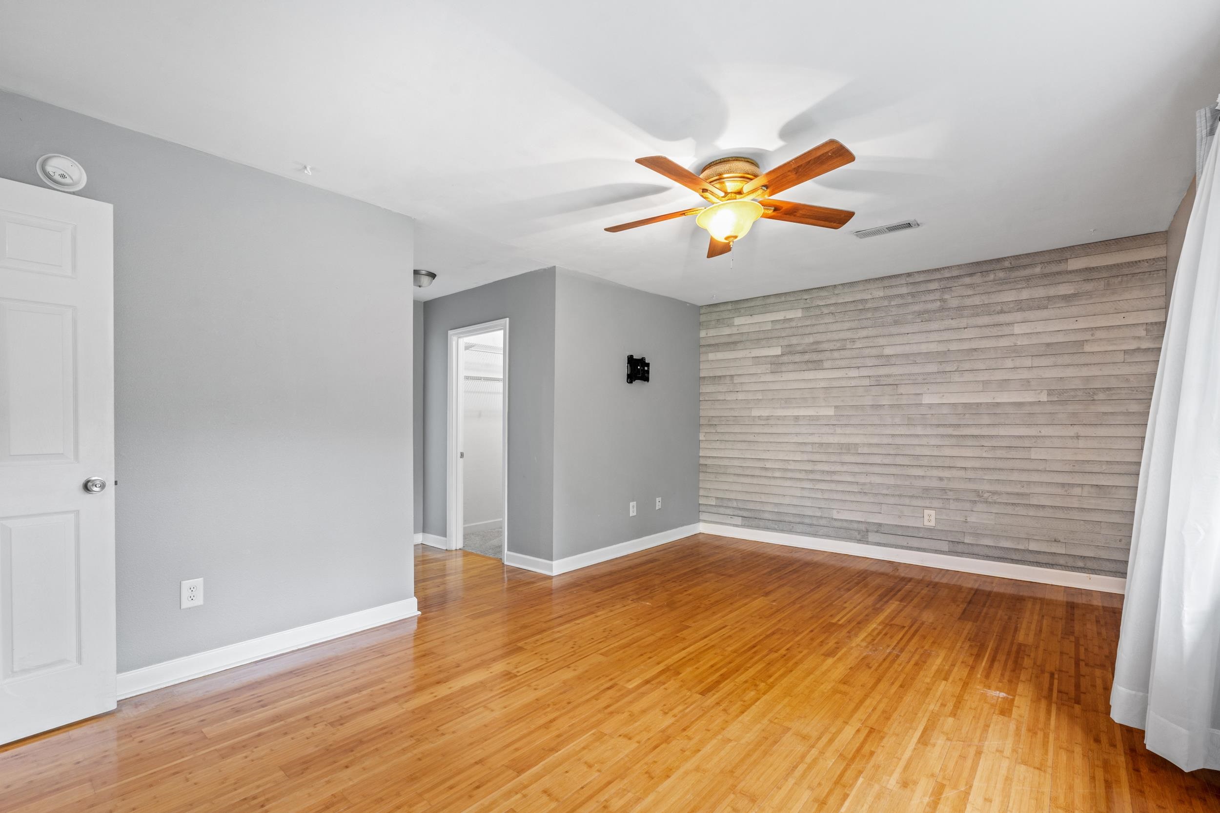 1015 Hagley Dr. Property Photo 21