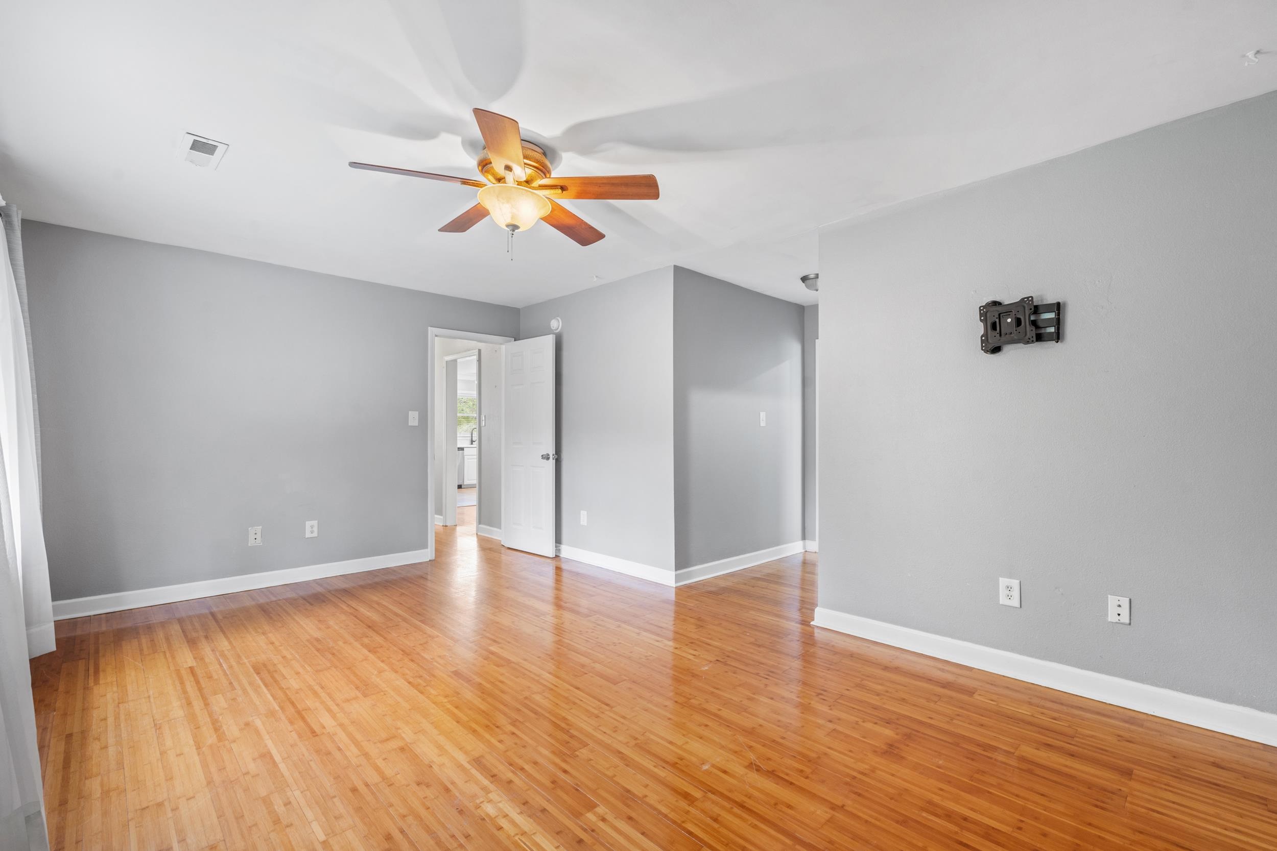 1015 Hagley Dr. Property Photo 22