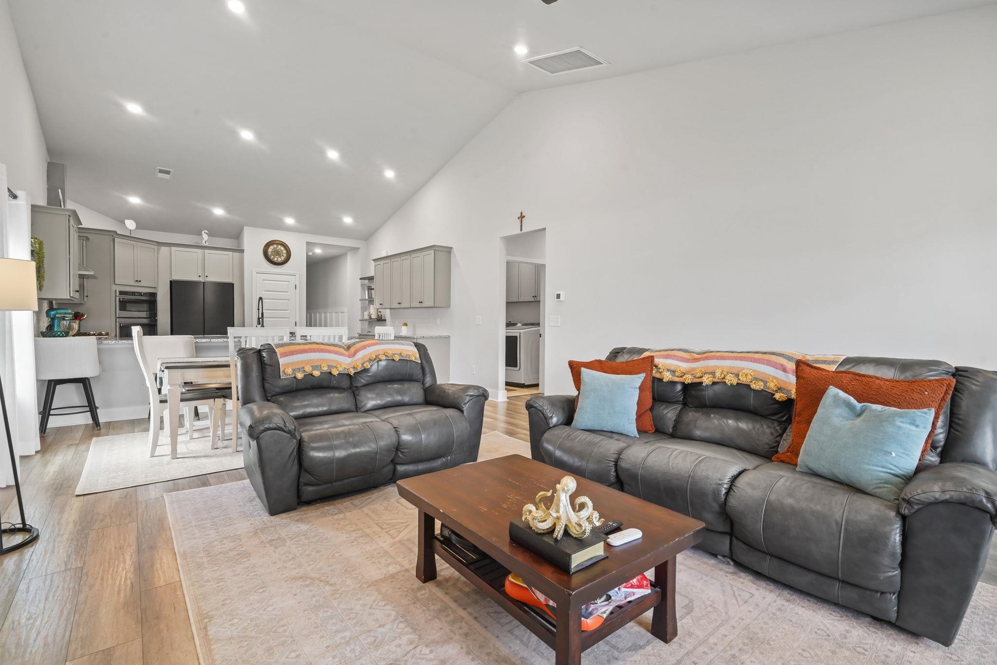 5872 Whitebark Dr. Property Photo 4