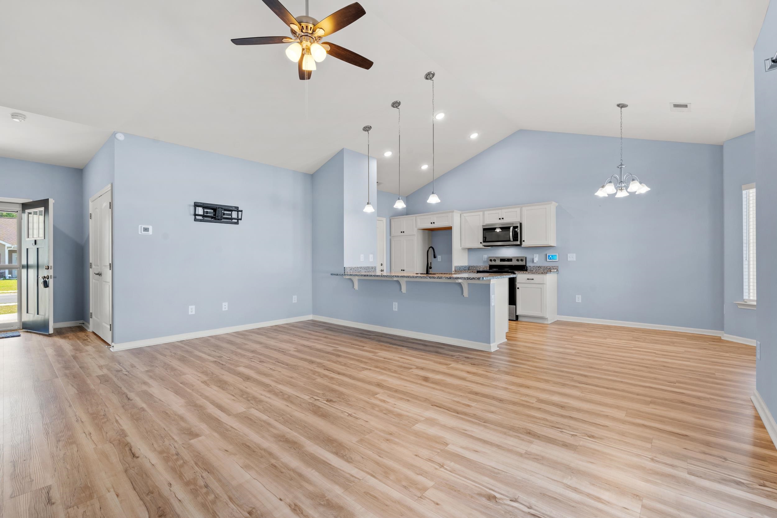 406 Shallow Cove Dr. Property Photo 3