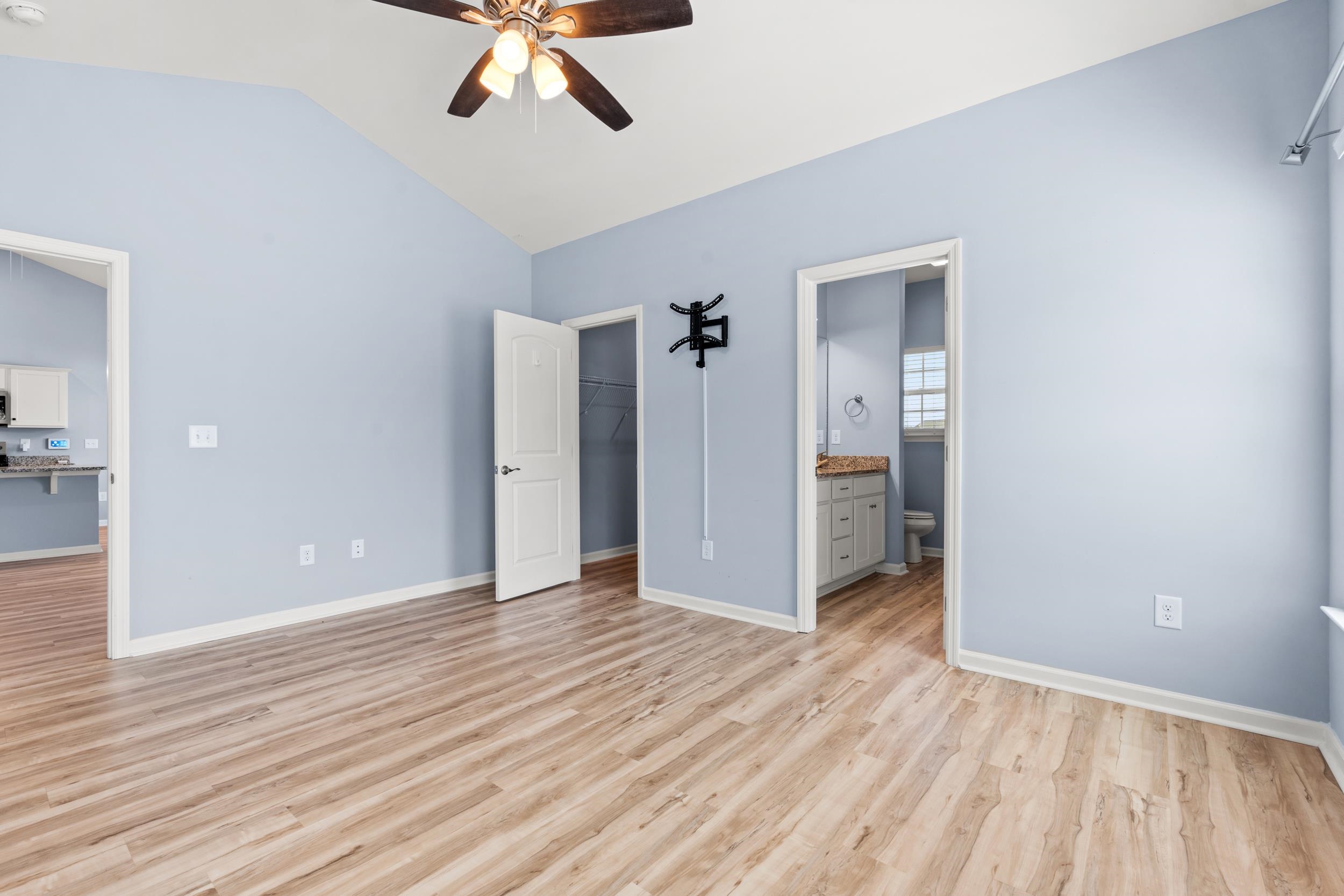 406 Shallow Cove Dr. Property Photo 13