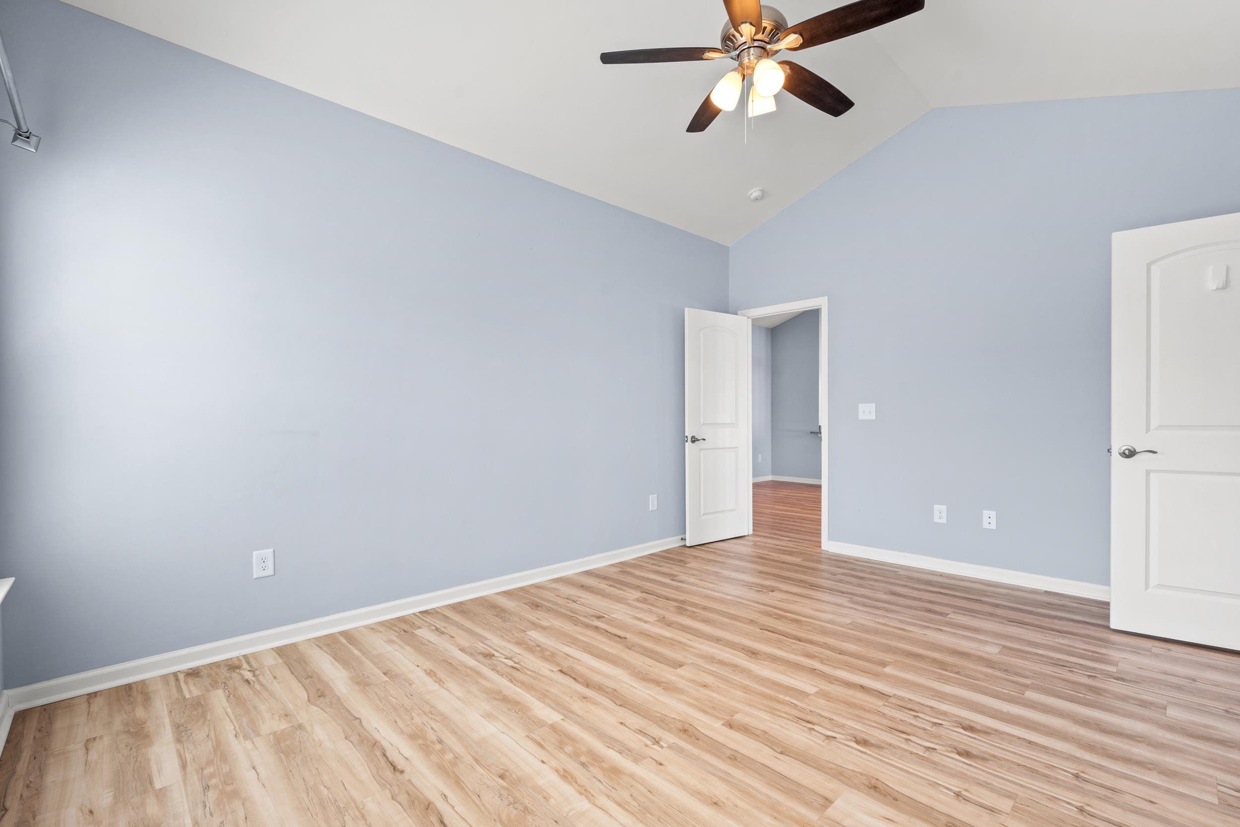 406 Shallow Cove Dr. Property Photo 14