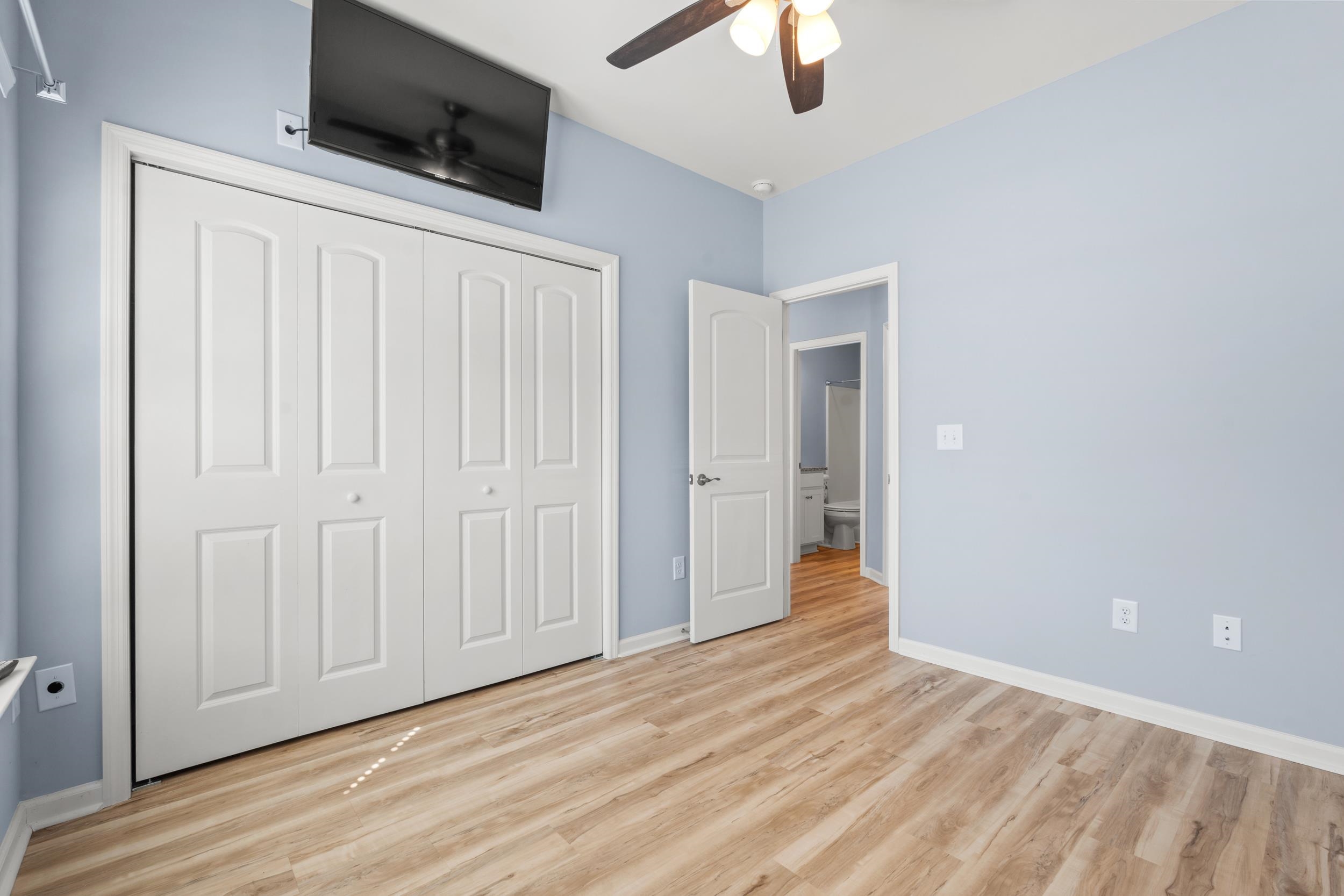 406 Shallow Cove Dr. Property Photo 18