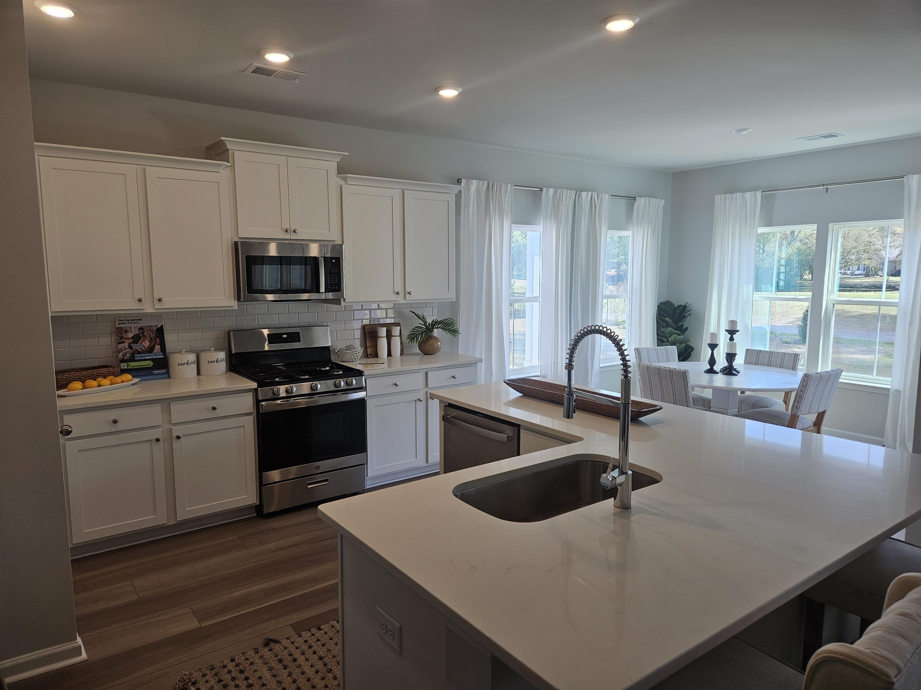 9680 Indigo Creek Blvd. Property Photo 17